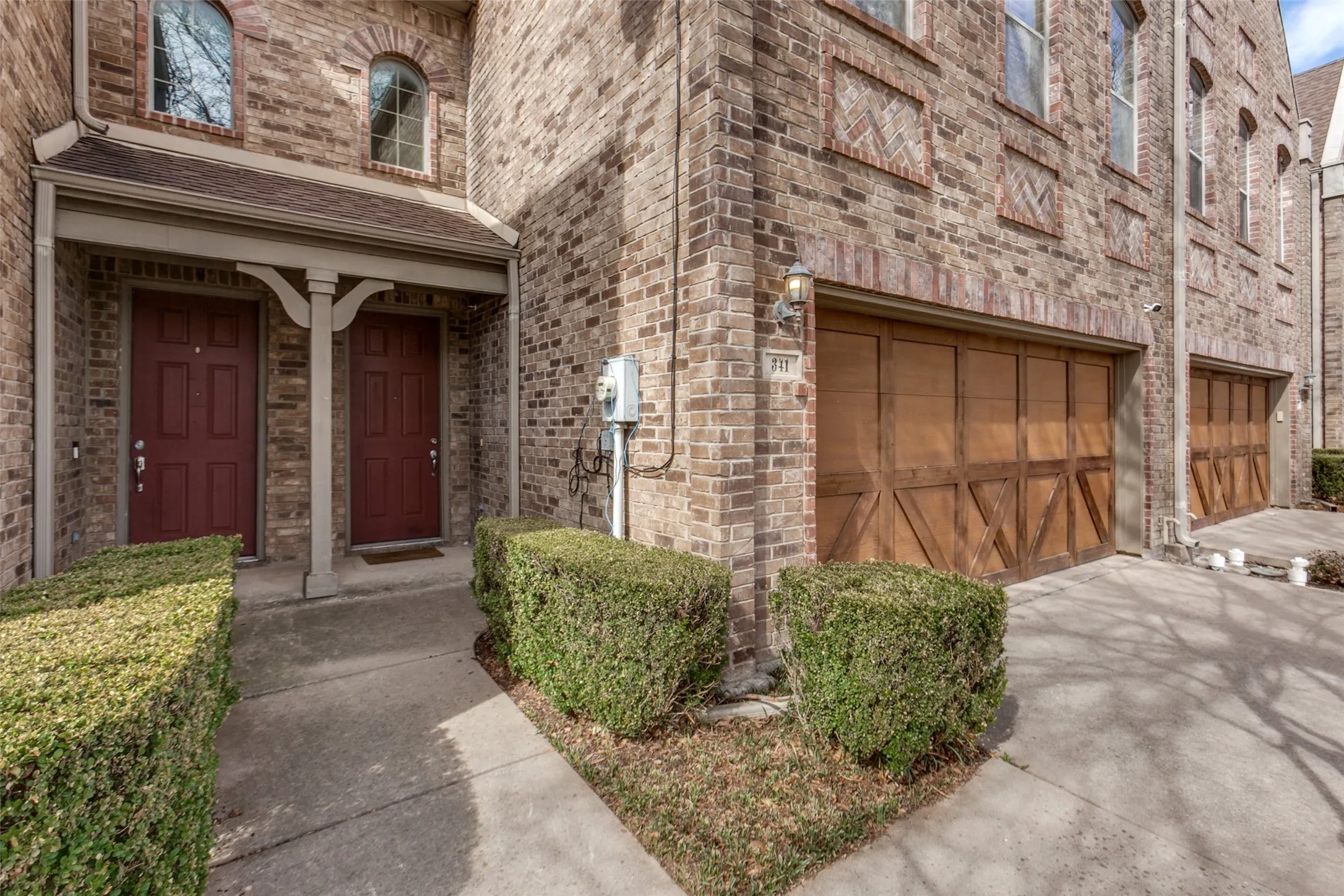 Townhouse For Sale in Collin County , 341 Metropolitan Drive, Plano, Texas 75023, 3 Bedrooms, 3 Bathrooms, 2 Garage spaces, 1,822 Sqft, built in 2005, Price $339,900, mls#21183003, Real Estate Agent in Plano, Homes For Sale in Collin county, Homes For Sale in Plano, Realtor in Plano Texas, Real Estate Brokerage Independent Realty Texas, Luminita Cordes Realtor