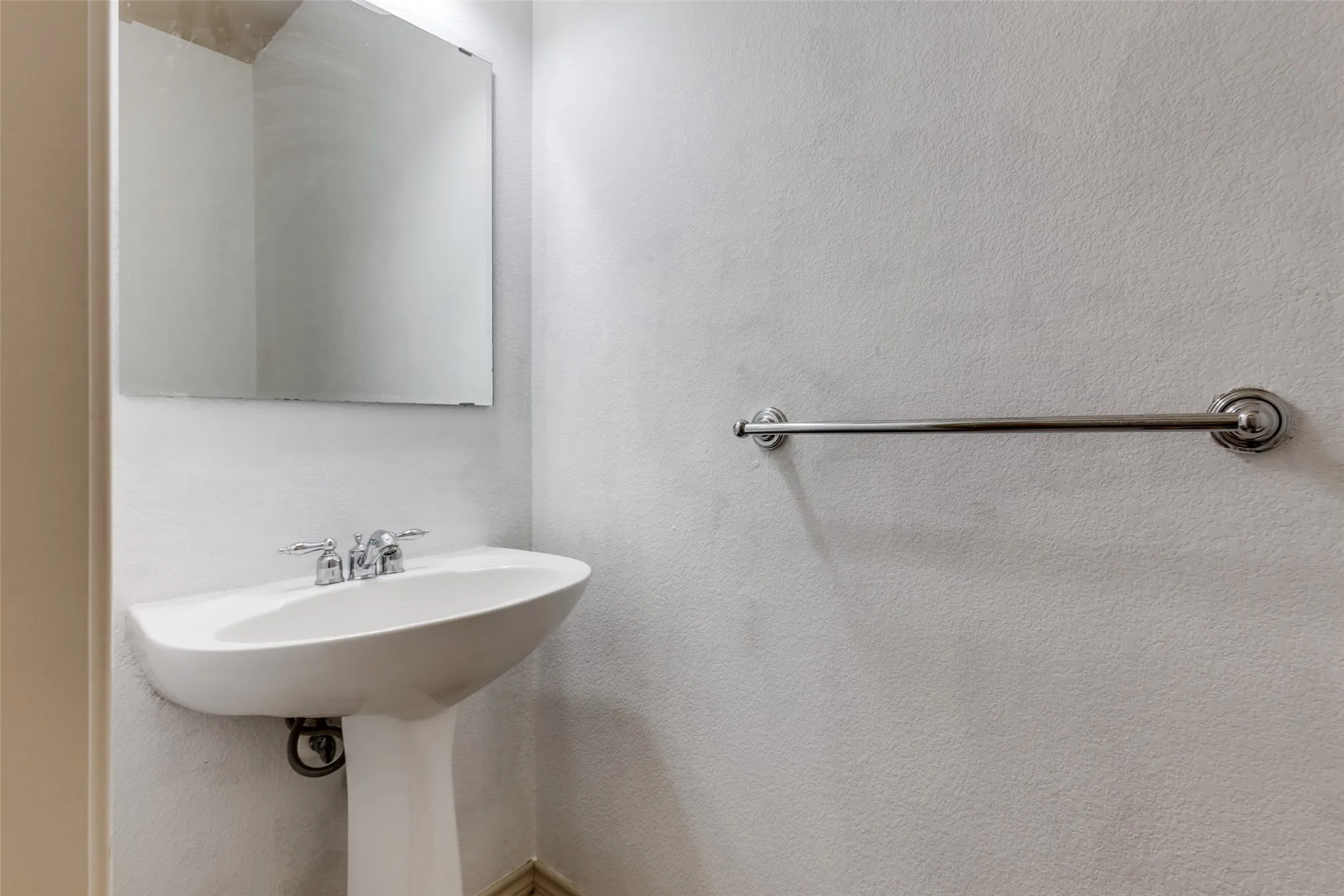 Townhouse For Sale in Collin County , 341 Metropolitan Drive, Plano, Texas 75023, 3 Bedrooms, 3 Bathrooms, 2 Garage spaces, 1,822 Sqft, built in 2005, Price $339,900, mls#21183003, Real Estate Agent in Plano, Homes For Sale in Collin county, Homes For Sale in Plano, Realtor in Plano Texas, Real Estate Brokerage Independent Realty Texas, Luminita Cordes Realtor