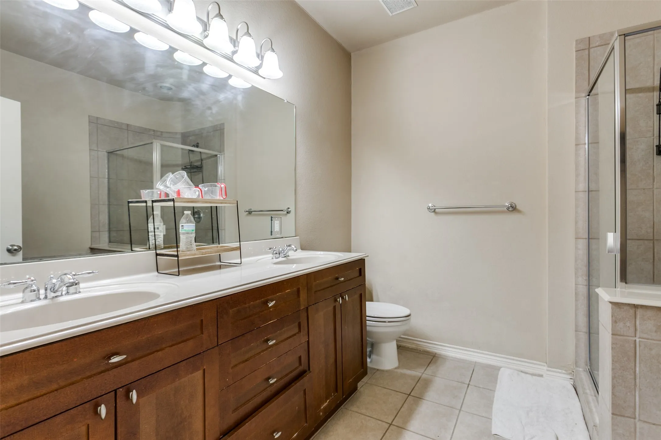 Townhouse For Sale in Collin County , 341 Metropolitan Drive, Plano, Texas 75023, 3 Bedrooms, 3 Bathrooms, 2 Garage spaces, 1,822 Sqft, built in 2005, Price $339,900, mls#21183003, Real Estate Agent in Plano, Homes For Sale in Collin county, Homes For Sale in Plano, Realtor in Plano Texas, Real Estate Brokerage Independent Realty Texas, Luminita Cordes Realtor