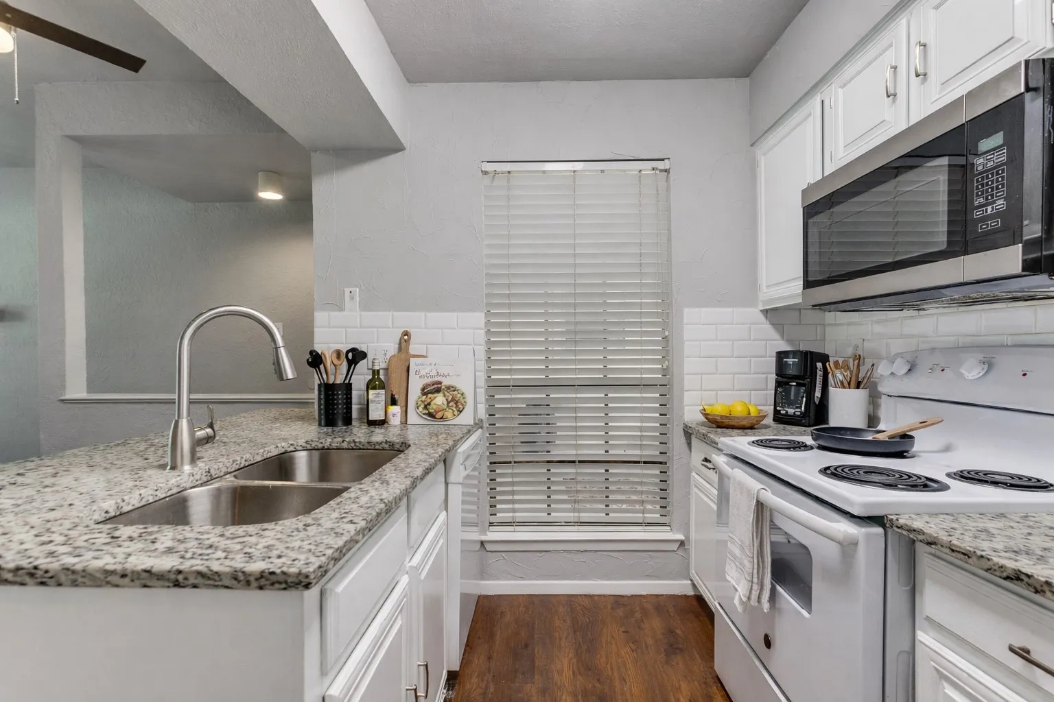 Virturaly furinished items,  granite countertops