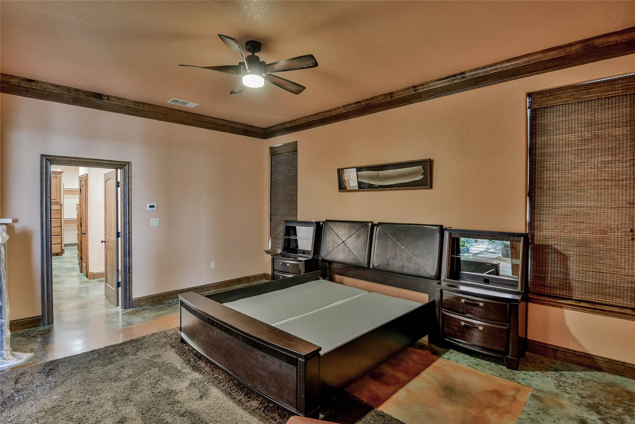 Single Family Residence For Sale in Hood County , 1501 S Chisholm Trail, Granbury, Texas 76048, 4 Bedroom, 3 Bathroom, 2 Garage spaces, 3,753 Sqft, built in 2007, Preowned, mls#21147819, Real Estate Agent in Granbury, Homes For Sale in Hood county, Homes For Sale in Granbury, Realtor in Granbury Texas, Real Estate Brokerage Independent Realty Texas, Luminita Cordes Realtor