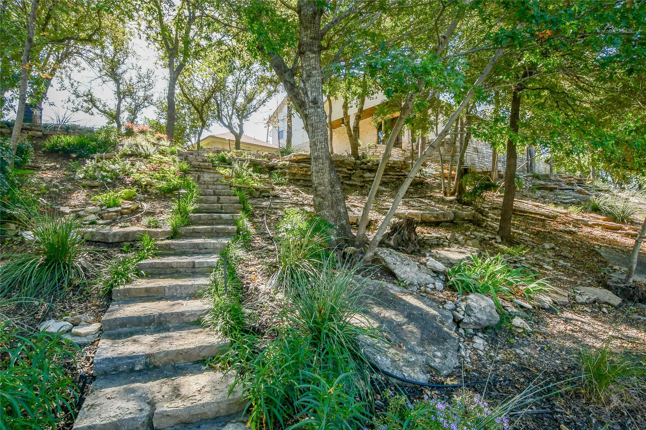Single Family Residence For Sale in Hood County , 1501 S Chisholm Trail, Granbury, Texas 76048, 4 Bedroom, 3 Bathroom, 2 Garage spaces, 3,753 Sqft, built in 2007, Preowned, mls#21147819, Real Estate Agent in Granbury, Homes For Sale in Hood county, Homes For Sale in Granbury, Realtor in Granbury Texas, Real Estate Brokerage Independent Realty Texas, Luminita Cordes Realtor