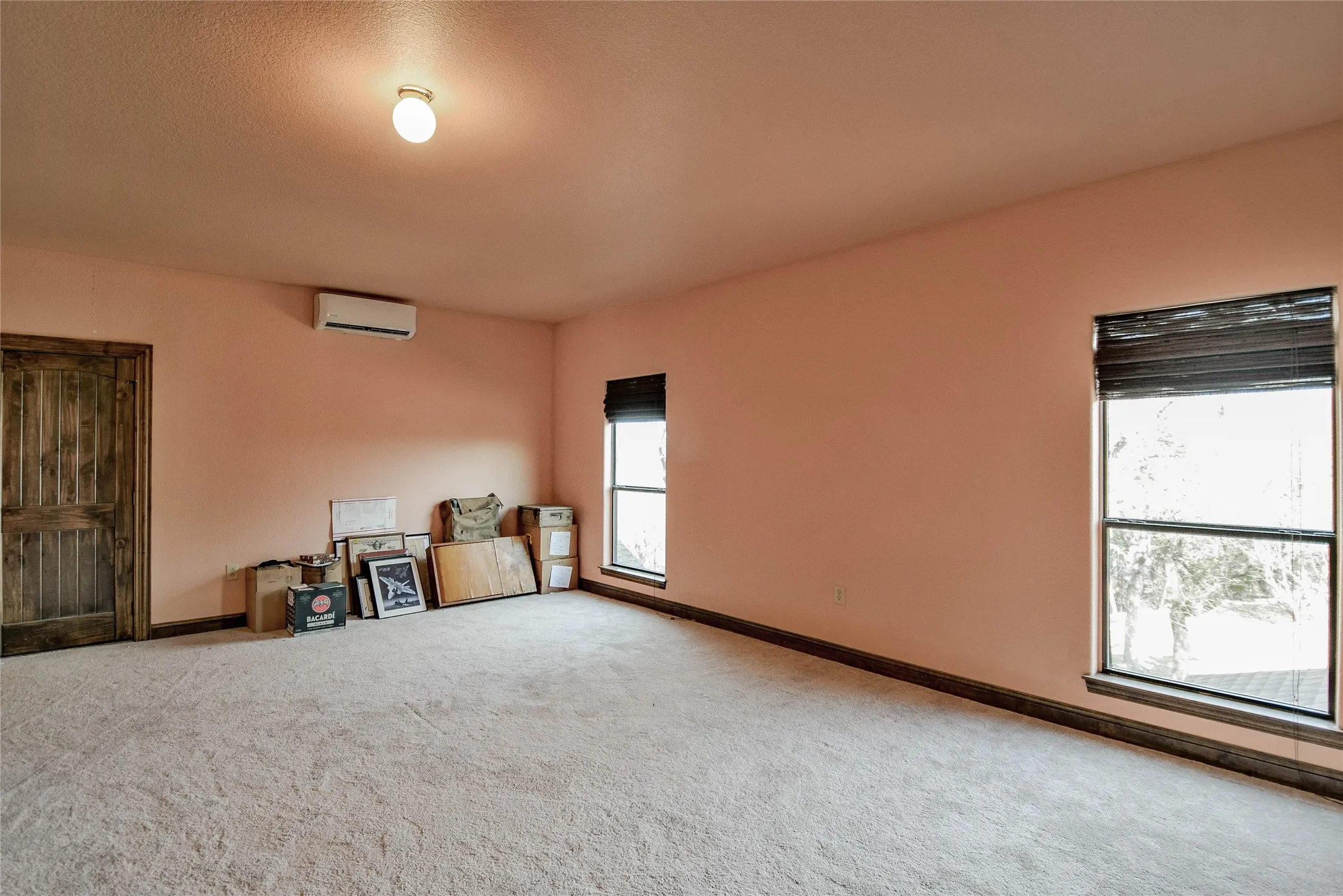 Single Family Residence For Sale in Hood County , 1501 S Chisholm Trail, Granbury, Texas 76048, 4 Bedroom, 3 Bathroom, 2 Garage spaces, 3,753 Sqft, built in 2007, Preowned, mls#21147819, Real Estate Agent in Granbury, Homes For Sale in Hood county, Homes For Sale in Granbury, Realtor in Granbury Texas, Real Estate Brokerage Independent Realty Texas, Luminita Cordes Realtor