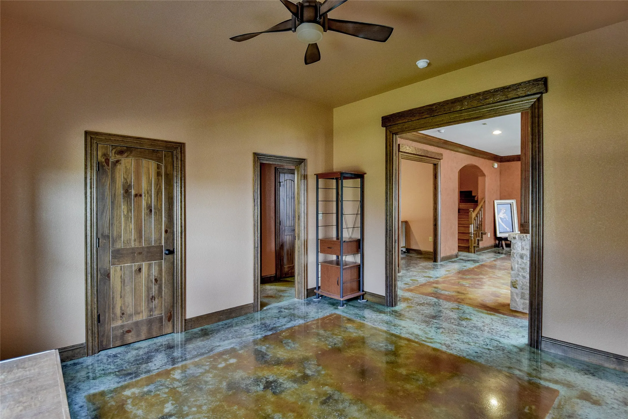 Single Family Residence For Sale in Hood County , 1501 S Chisholm Trail, Granbury, Texas 76048, 4 Bedroom, 3 Bathroom, 2 Garage spaces, 3,753 Sqft, built in 2007, Preowned, mls#21147819, Real Estate Agent in Granbury, Homes For Sale in Hood county, Homes For Sale in Granbury, Realtor in Granbury Texas, Real Estate Brokerage Independent Realty Texas, Luminita Cordes Realtor