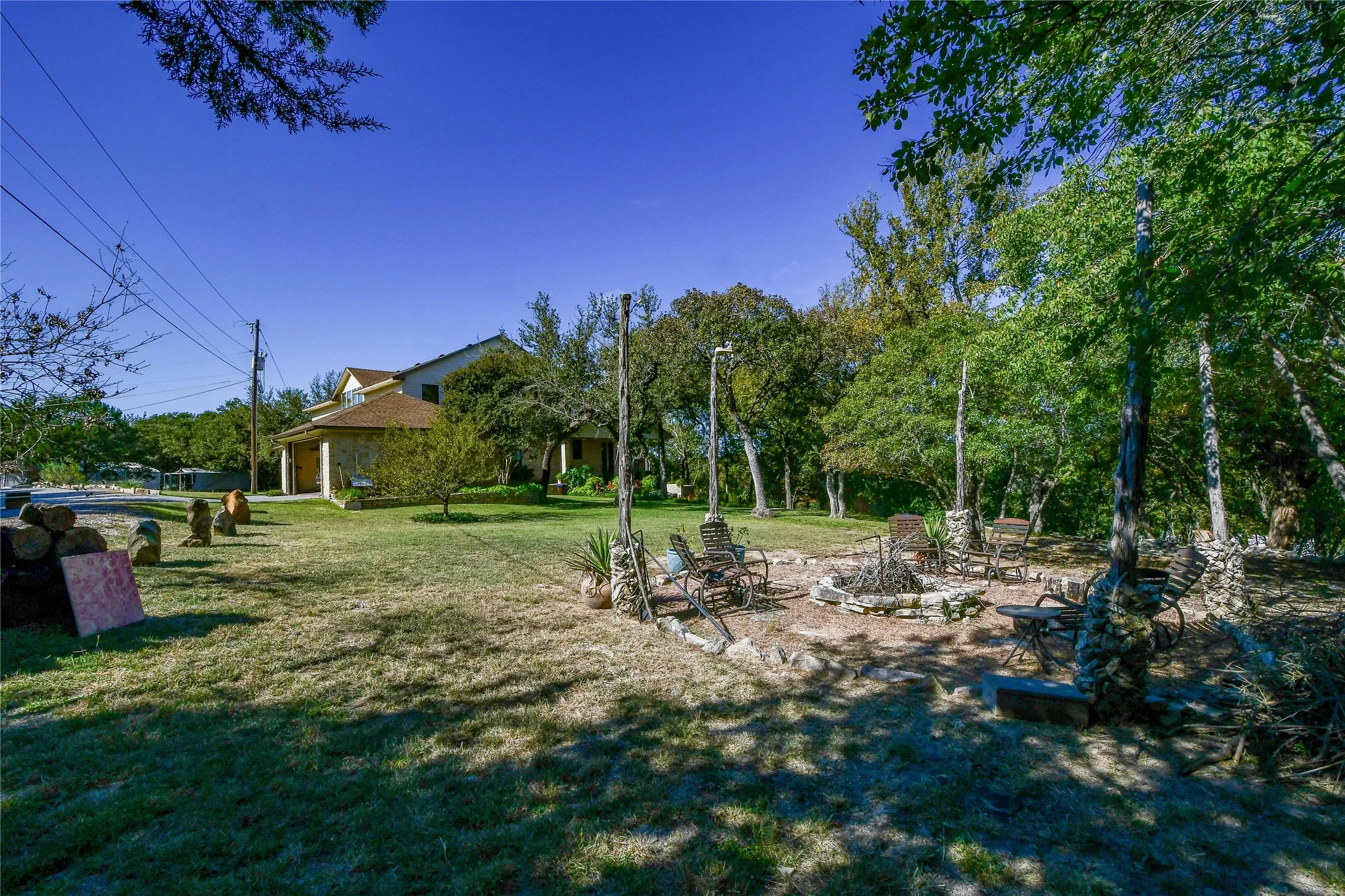 Single Family Residence For Sale in Hood County , 1501 S Chisholm Trail, Granbury, Texas 76048, 4 Bedroom, 3 Bathroom, 2 Garage spaces, 3,753 Sqft, built in 2007, Preowned, mls#21147819, Real Estate Agent in Granbury, Homes For Sale in Hood county, Homes For Sale in Granbury, Realtor in Granbury Texas, Real Estate Brokerage Independent Realty Texas, Luminita Cordes Realtor
