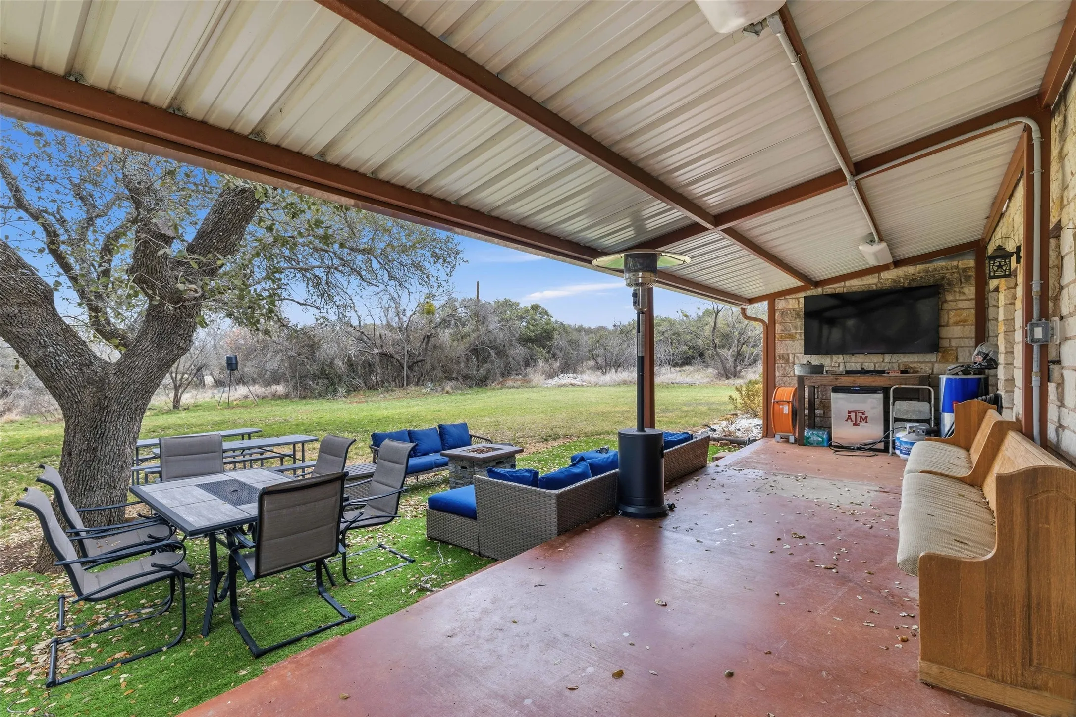 Single Family Residence For Sale in Brown County , 8001 County Road 572, Brownwood, Texas 76801, 5 Bedroom, 4 Bathroom, Garage spaces, 3,060 Sqft, built in 0, Preowned, mls#21201258, Real Estate Agent in Brownwood, Homes For Sale in Brown county, Homes For Sale in Brownwood, Realtor in Brownwood Texas, Real Estate Brokerage Independent Realty Texas, Luminita Cordes Realtor