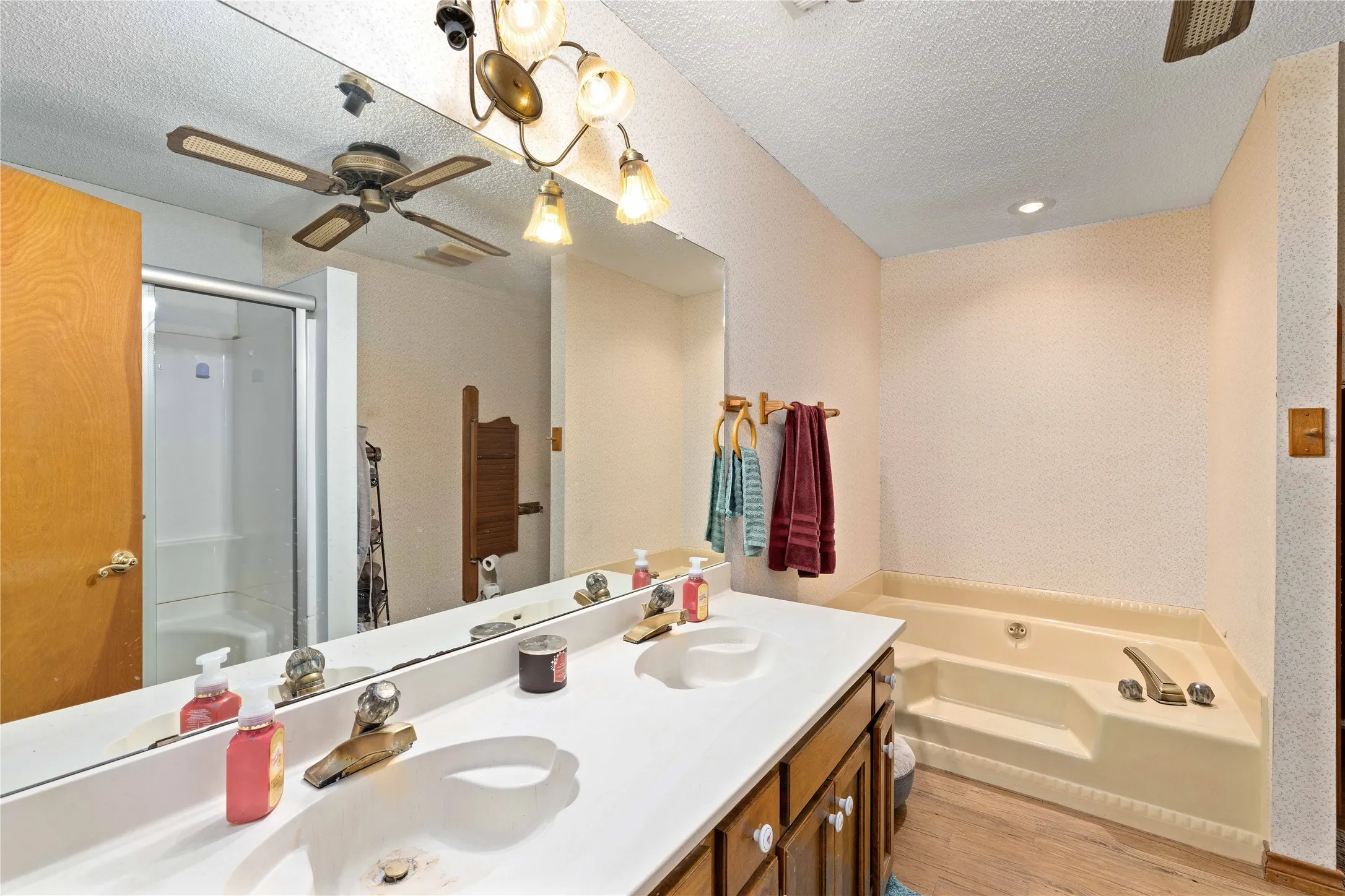 Single Family Residence For Sale in Brown County , 8001 County Road 572, Brownwood, Texas 76801, 5 Bedroom, 4 Bathroom, Garage spaces, 3,060 Sqft, built in 0, Preowned, mls#21201258, Real Estate Agent in Brownwood, Homes For Sale in Brown county, Homes For Sale in Brownwood, Realtor in Brownwood Texas, Real Estate Brokerage Independent Realty Texas, Luminita Cordes Realtor