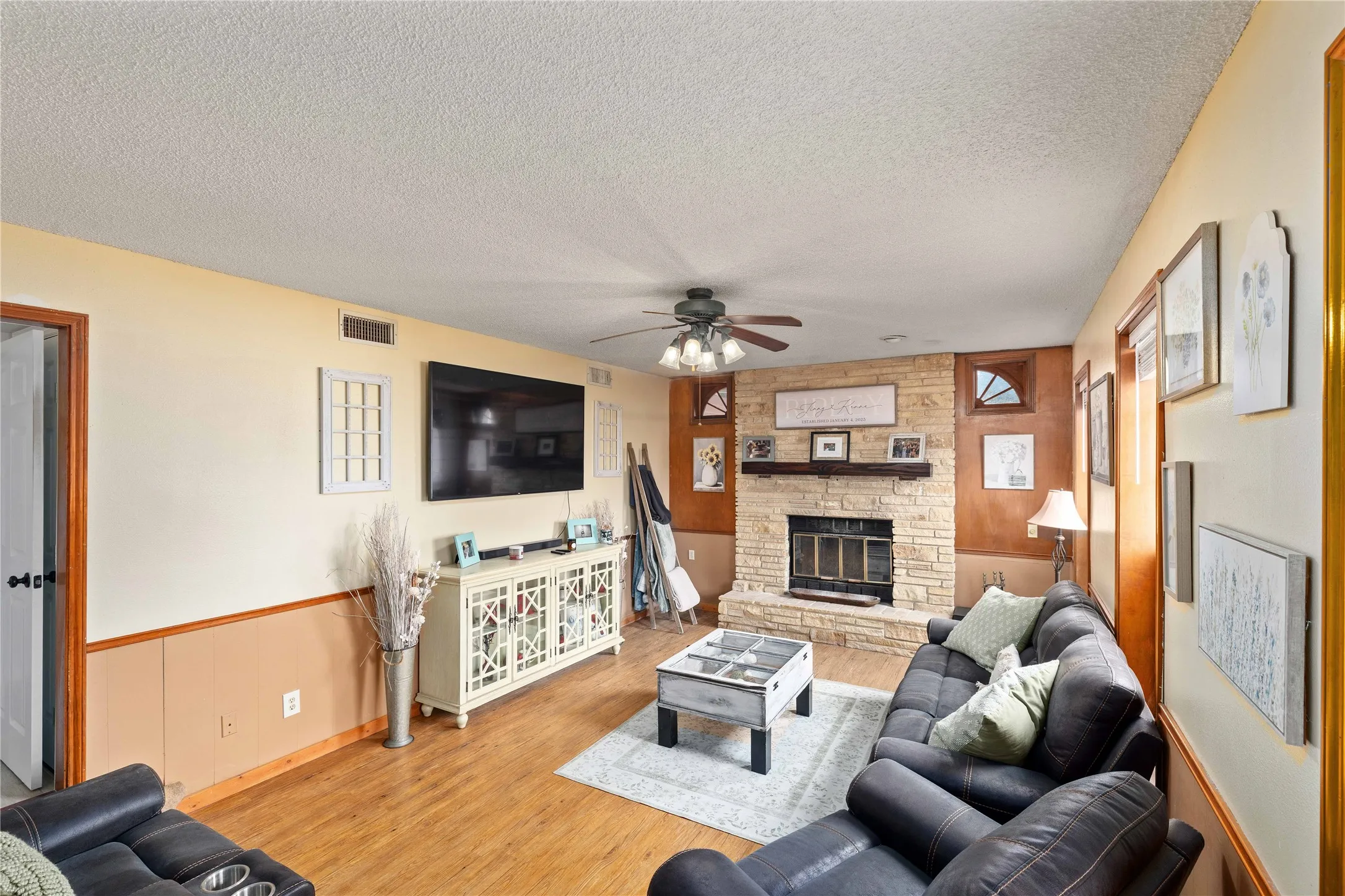 Single Family Residence For Sale in Brown County , 8001 County Road 572, Brownwood, Texas 76801, 5 Bedroom, 4 Bathroom, Garage spaces, 3,060 Sqft, built in 0, Preowned, mls#21201258, Real Estate Agent in Brownwood, Homes For Sale in Brown county, Homes For Sale in Brownwood, Realtor in Brownwood Texas, Real Estate Brokerage Independent Realty Texas, Luminita Cordes Realtor