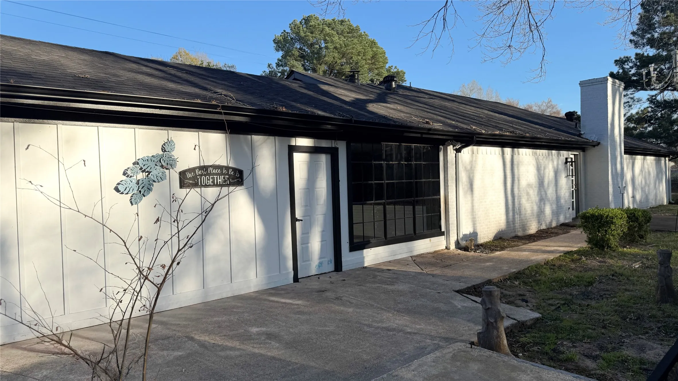 Single Family Residence For Sale in Henderson County , 1010 Bel Air Drive, Athens, Texas 75751, 3 Bedroom, 2 Bathroom, 1 Garage spaces, 2,052 Sqft, built in 1973, mls#21199934, Real Estate Agent in Athens, Homes For Sale in Henderson county, Homes For Sale in Athens, Realtor in Athens Texas, Real Estate Brokerage Independent Realty Texas, Luminita Cordes Realtor