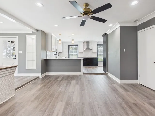 Single Family Residence For Sale in Henderson County , 1010 Bel Air Drive, Athens, Texas 75751, 3 Bedroom, 2 Bathroom, 1 Garage spaces, 2,052 Sqft, built in 1973, mls#21199934, Real Estate Agent in Athens, Homes For Sale in Henderson county, Homes For Sale in Athens, Realtor in Athens Texas, Real Estate Brokerage Independent Realty Texas, Luminita Cordes Realtor