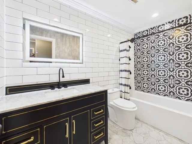 Single Family Residence For Sale in Henderson County , 1010 Bel Air Drive, Athens, Texas 75751, 3 Bedroom, 2 Bathroom, 1 Garage spaces, 2,052 Sqft, built in 1973, mls#21199934, Real Estate Agent in Athens, Homes For Sale in Henderson county, Homes For Sale in Athens, Realtor in Athens Texas, Real Estate Brokerage Independent Realty Texas, Luminita Cordes Realtor