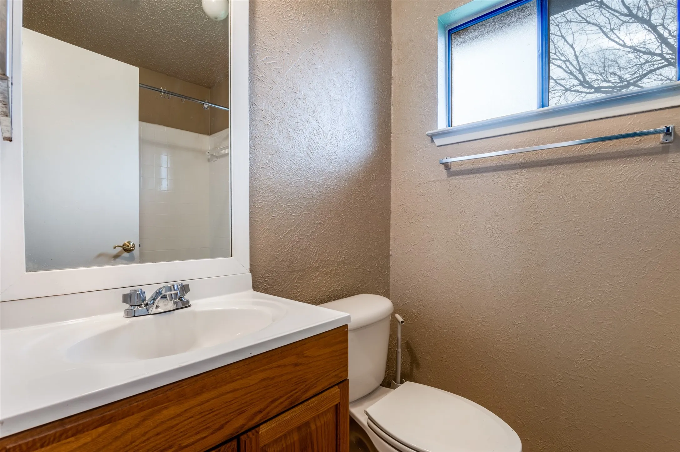 Single Family Residence For Rent in Dallas County , 2922 E Pepperidge Drive, Lancaster, Texas 75134, 4 Bedroom, 2 Bathroom, 2 Garage spaces, 1,444 Sqft, built in 1981, Preowned, mls#21199907, Real Estate Agent in Lancaster, Homes For Rent in Dallas county, Homes For Rent in Lancaster, Realtor in Lancaster Texas, Real Estate Brokerage Independent Realty Texas, Luminita Cordes Realtor