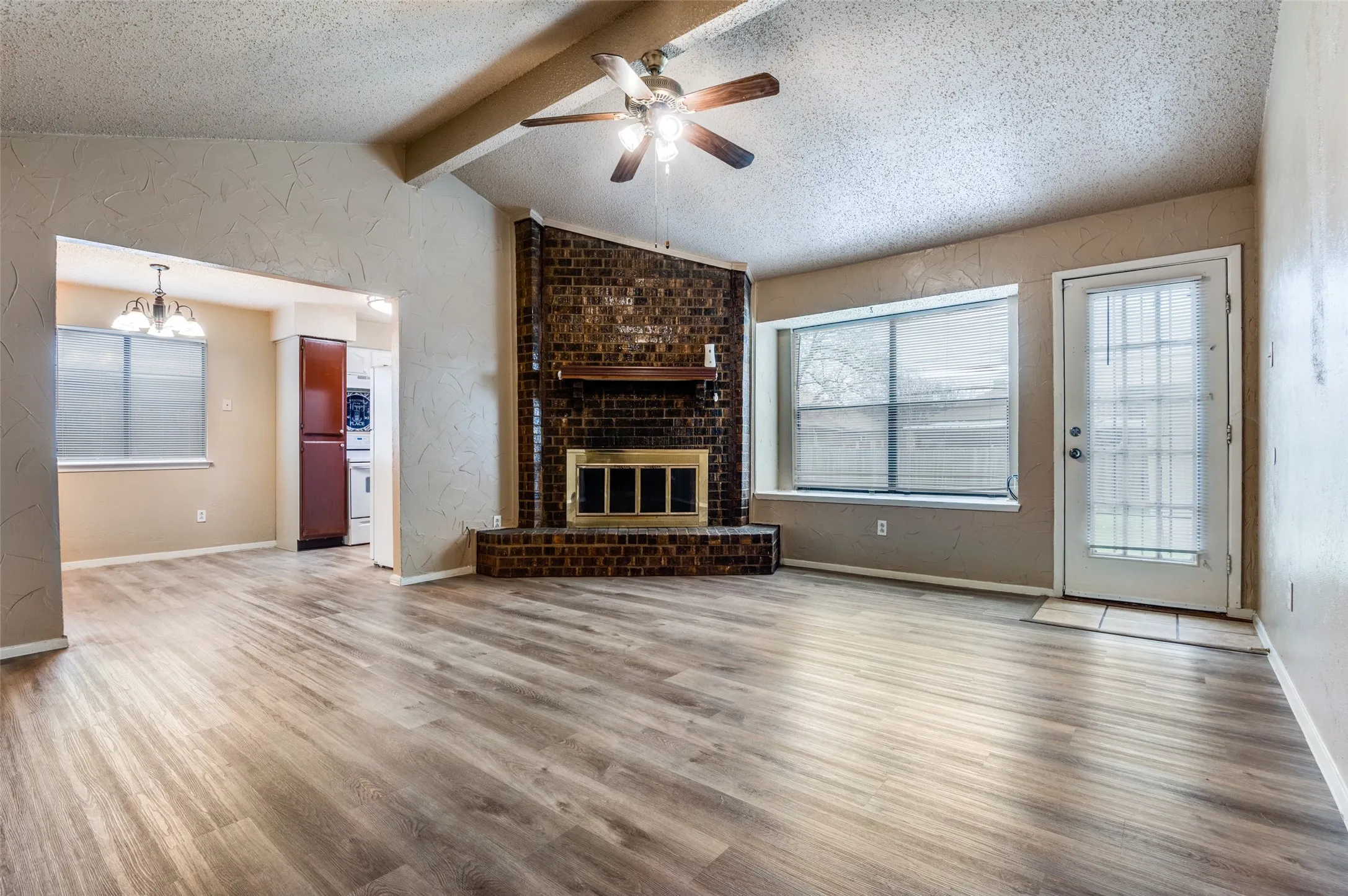 Single Family Residence For Rent in Dallas County , 2922 E Pepperidge Drive, Lancaster, Texas 75134, 4 Bedroom, 2 Bathroom, 2 Garage spaces, 1,444 Sqft, built in 1981, Preowned, mls#21199907, Real Estate Agent in Lancaster, Homes For Rent in Dallas county, Homes For Rent in Lancaster, Realtor in Lancaster Texas, Real Estate Brokerage Independent Realty Texas, Luminita Cordes Realtor
