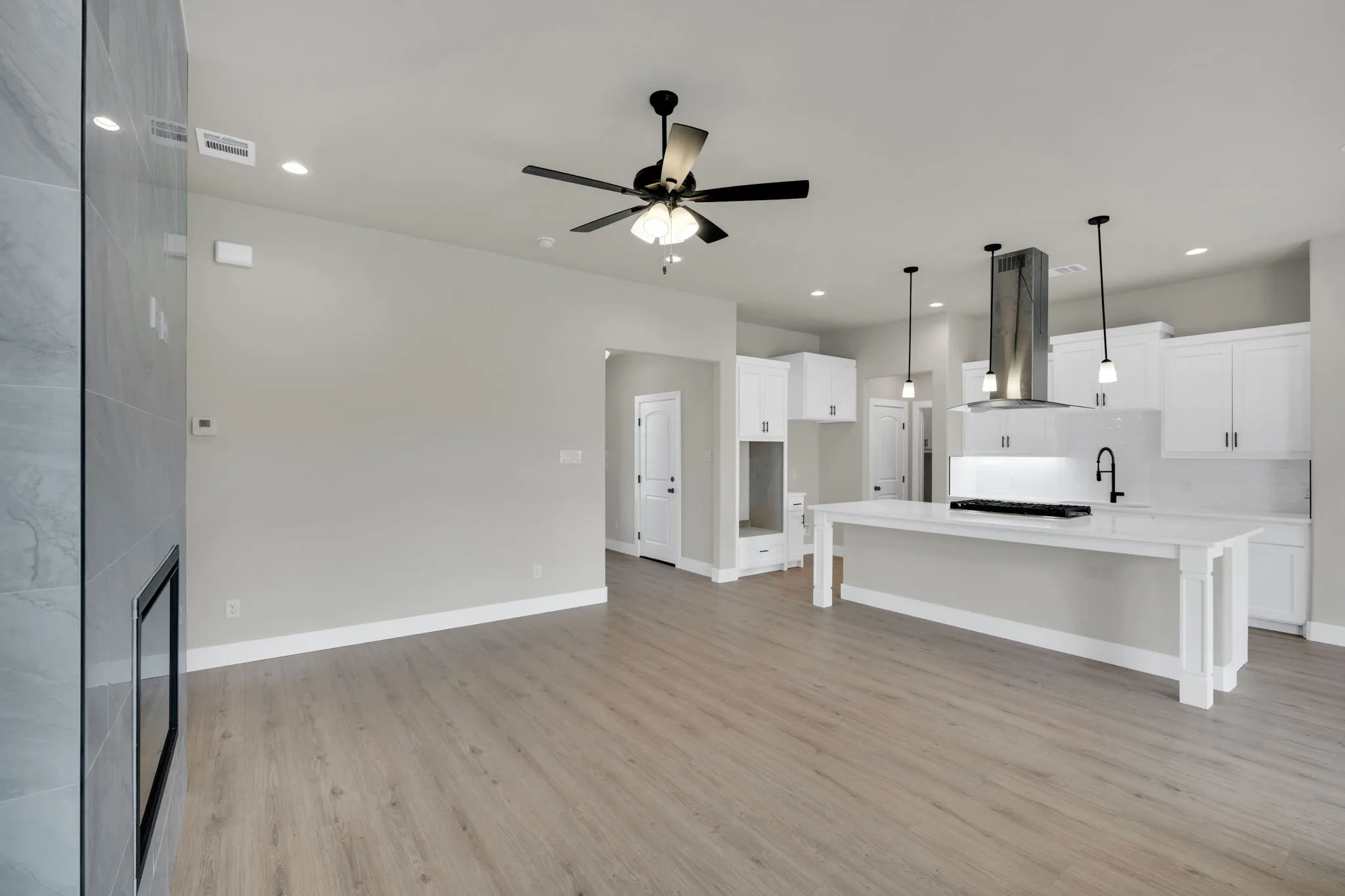 Single Family Residence For Sale in Ellis County , 340 E Marshall Court, Palmer, Texas 75152, 4 Bedroom, 2 Bathroom, 2 Garage spaces, 1,785 Sqft, built in 2026, mls#21200904, Real Estate Agent in Palmer, Homes For Sale in Ellis county, Homes For Sale in Palmer, Realtor in Palmer Texas, Real Estate Brokerage Independent Realty Texas, Luminita Cordes Realtor