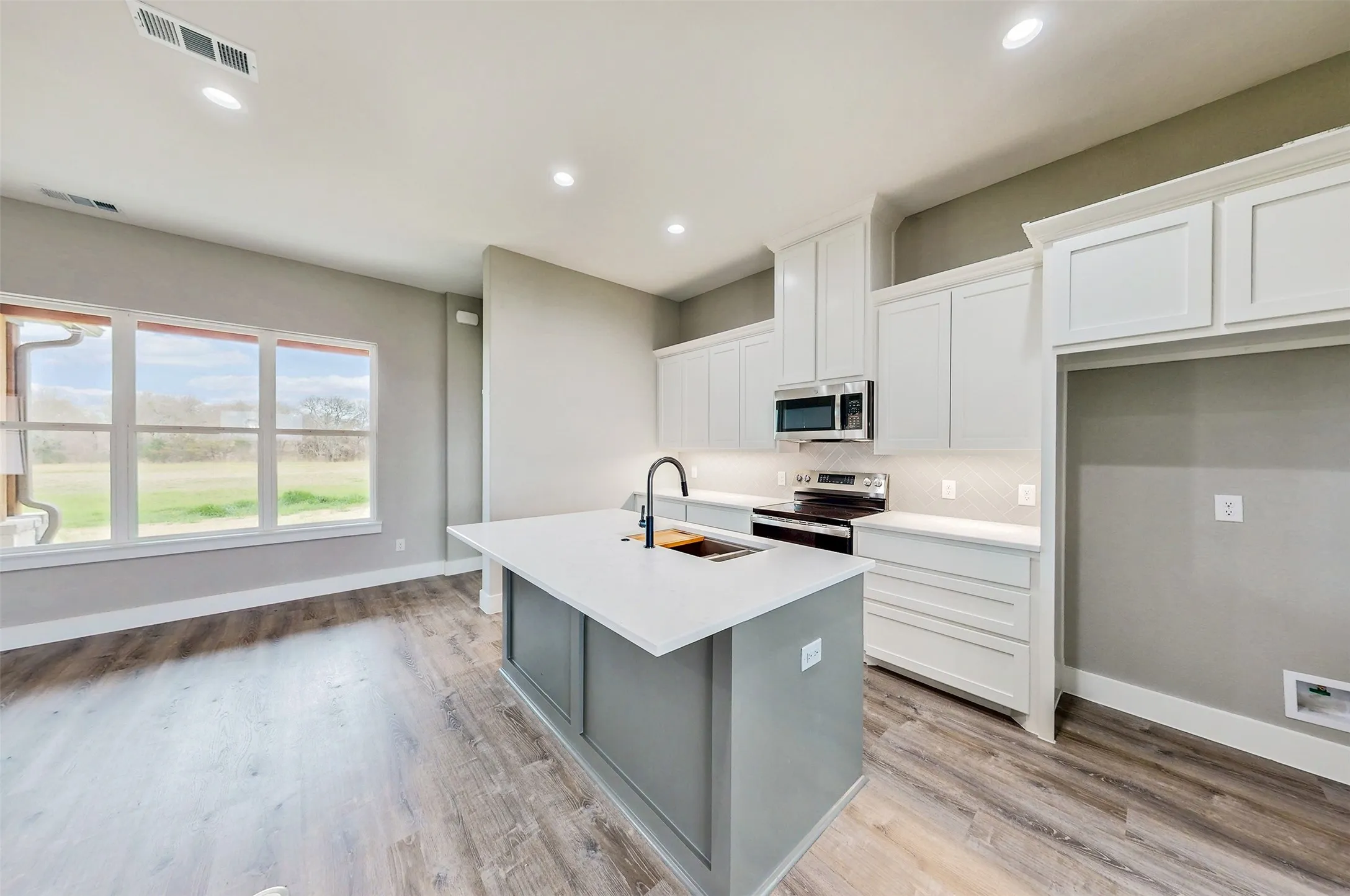 Single Family Residence For Sale in Van Zandt County , 2667 VZ County Road 3820, Wills Point, Texas 75169, 4 Bedroom, 2 Bathroom, 3 Garage spaces, 2,223 Sqft, built in 2025, mls#21201724, Real Estate Agent in Wills Point, Homes For Sale in Van Zandt county, Homes For Sale in Wills Point, Realtor in Wills Point Texas, Real Estate Brokerage Independent Realty Texas, Luminita Cordes Realtor