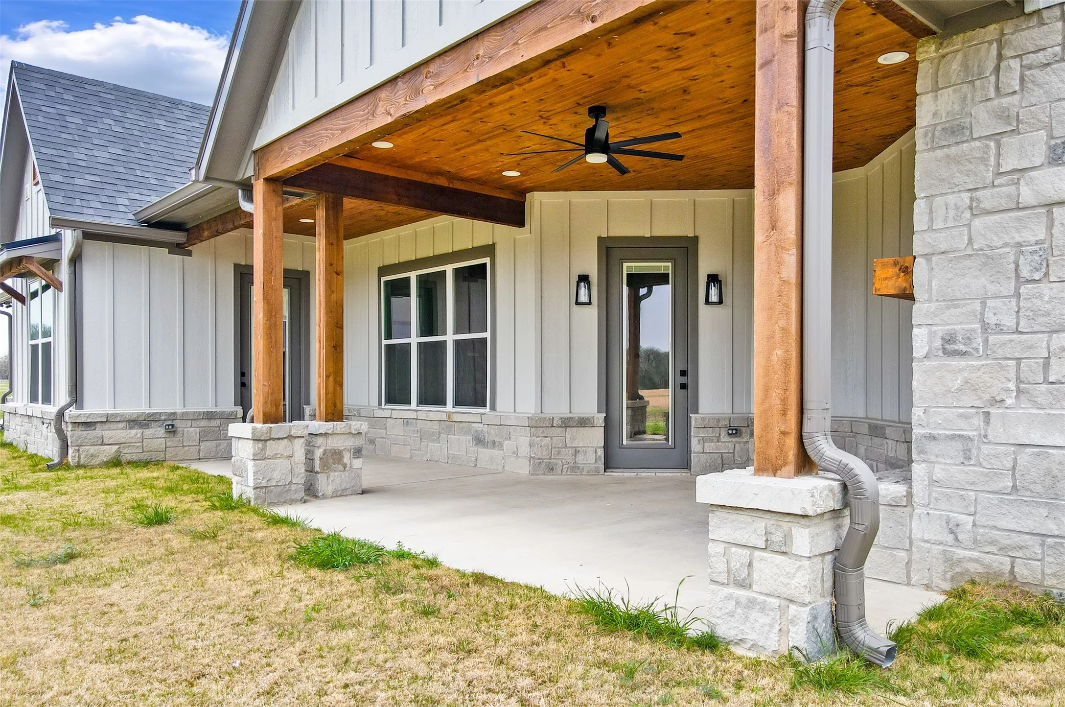 Single Family Residence For Sale in Van Zandt County , 2667 VZ County Road 3820, Wills Point, Texas 75169, 4 Bedroom, 2 Bathroom, 3 Garage spaces, 2,223 Sqft, built in 2025, mls#21201724, Real Estate Agent in Wills Point, Homes For Sale in Van Zandt county, Homes For Sale in Wills Point, Realtor in Wills Point Texas, Real Estate Brokerage Independent Realty Texas, Luminita Cordes Realtor
