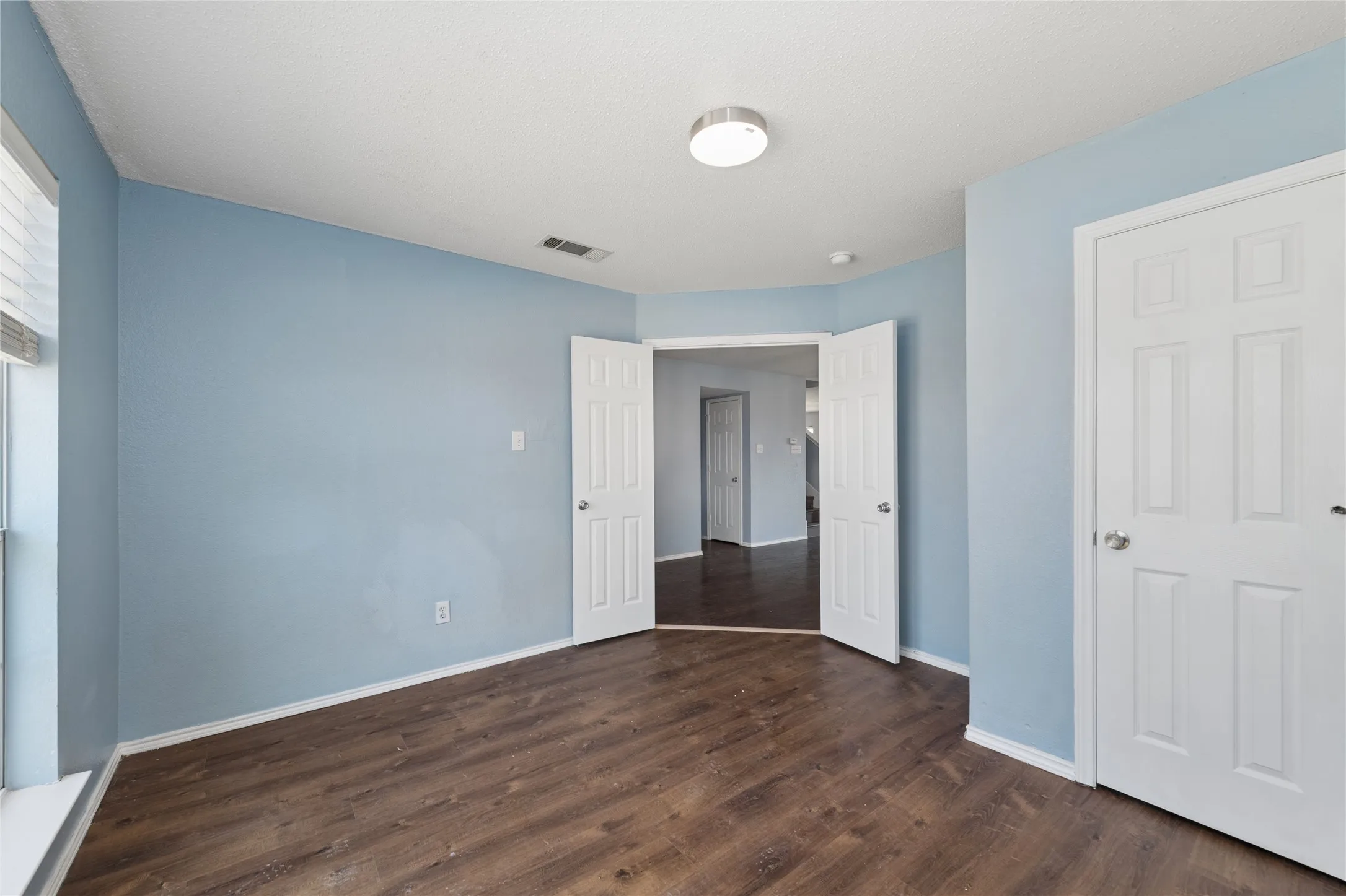 Single Family Residence For Sale in Dallas County , 2216 Partridge Drive, Mesquite, Texas 75181, 4 Bedroom, 3 Bathroom, 2 Garage spaces, 2,764 Sqft, built in 2005, mls#21201764, Real Estate Agent in Mesquite, Homes For Sale in Dallas county, Homes For Sale in Mesquite, Realtor in Mesquite Texas, Real Estate Brokerage Independent Realty Texas, Luminita Cordes Realtor