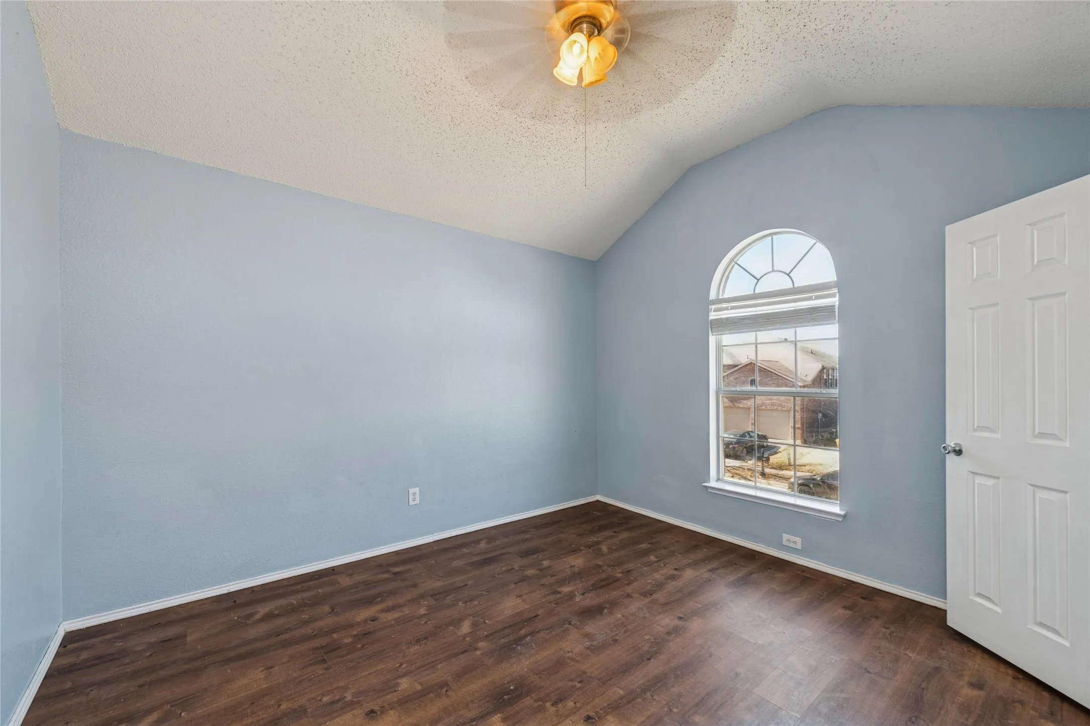 Single Family Residence For Sale in Dallas County , 2216 Partridge Drive, Mesquite, Texas 75181, 4 Bedroom, 3 Bathroom, 2 Garage spaces, 2,764 Sqft, built in 2005, mls#21201764, Real Estate Agent in Mesquite, Homes For Sale in Dallas county, Homes For Sale in Mesquite, Realtor in Mesquite Texas, Real Estate Brokerage Independent Realty Texas, Luminita Cordes Realtor