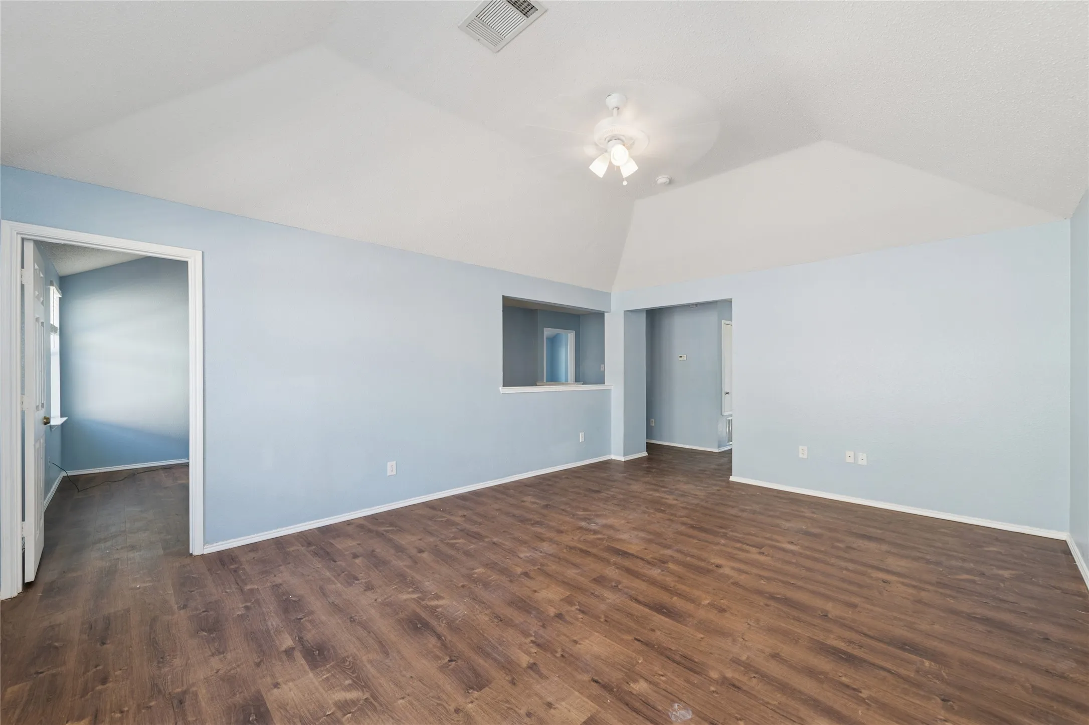 Single Family Residence For Sale in Dallas County , 2216 Partridge Drive, Mesquite, Texas 75181, 4 Bedroom, 3 Bathroom, 2 Garage spaces, 2,764 Sqft, built in 2005, mls#21201764, Real Estate Agent in Mesquite, Homes For Sale in Dallas county, Homes For Sale in Mesquite, Realtor in Mesquite Texas, Real Estate Brokerage Independent Realty Texas, Luminita Cordes Realtor