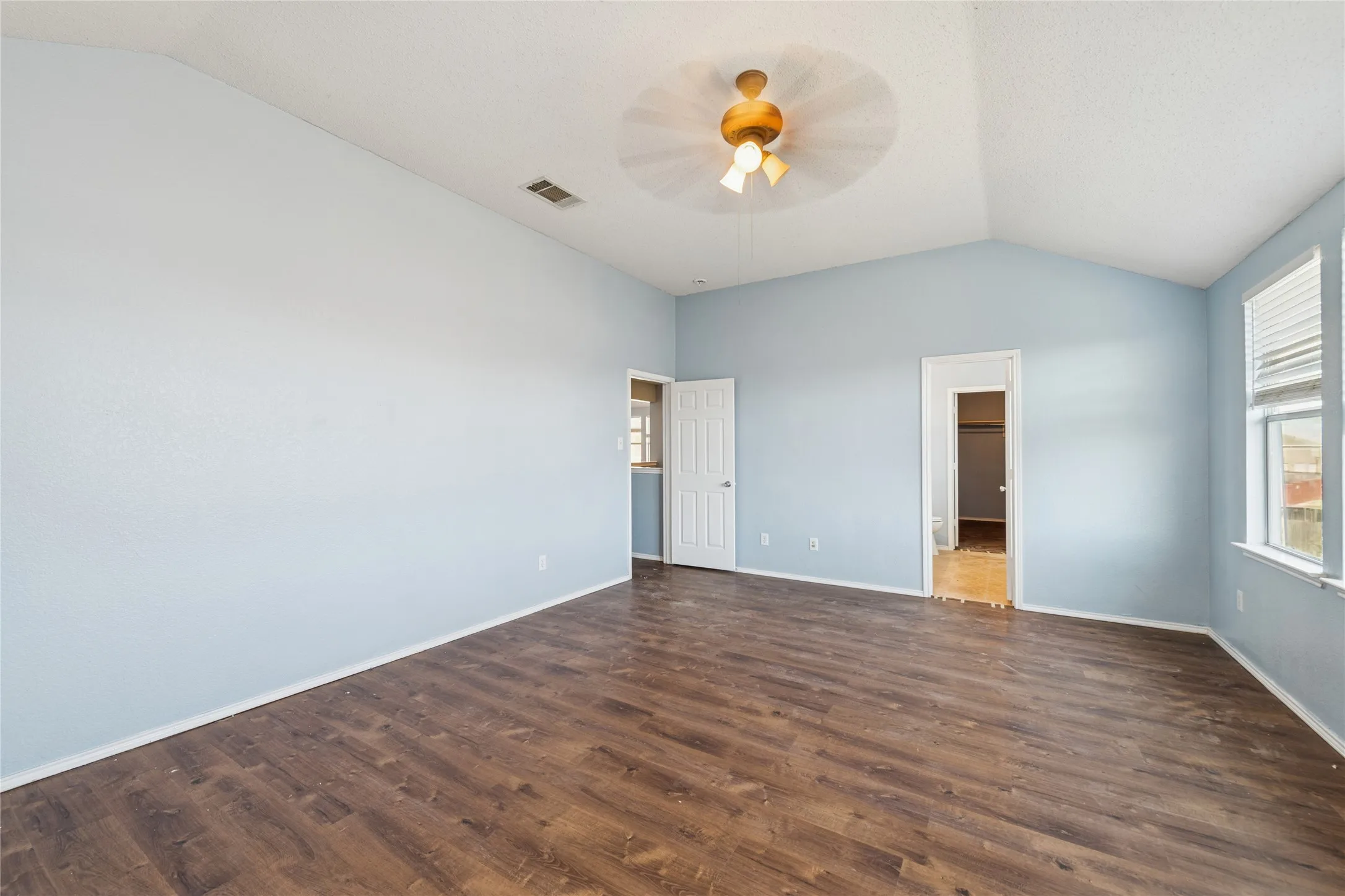 Single Family Residence For Sale in Dallas County , 2216 Partridge Drive, Mesquite, Texas 75181, 4 Bedroom, 3 Bathroom, 2 Garage spaces, 2,764 Sqft, built in 2005, mls#21201764, Real Estate Agent in Mesquite, Homes For Sale in Dallas county, Homes For Sale in Mesquite, Realtor in Mesquite Texas, Real Estate Brokerage Independent Realty Texas, Luminita Cordes Realtor