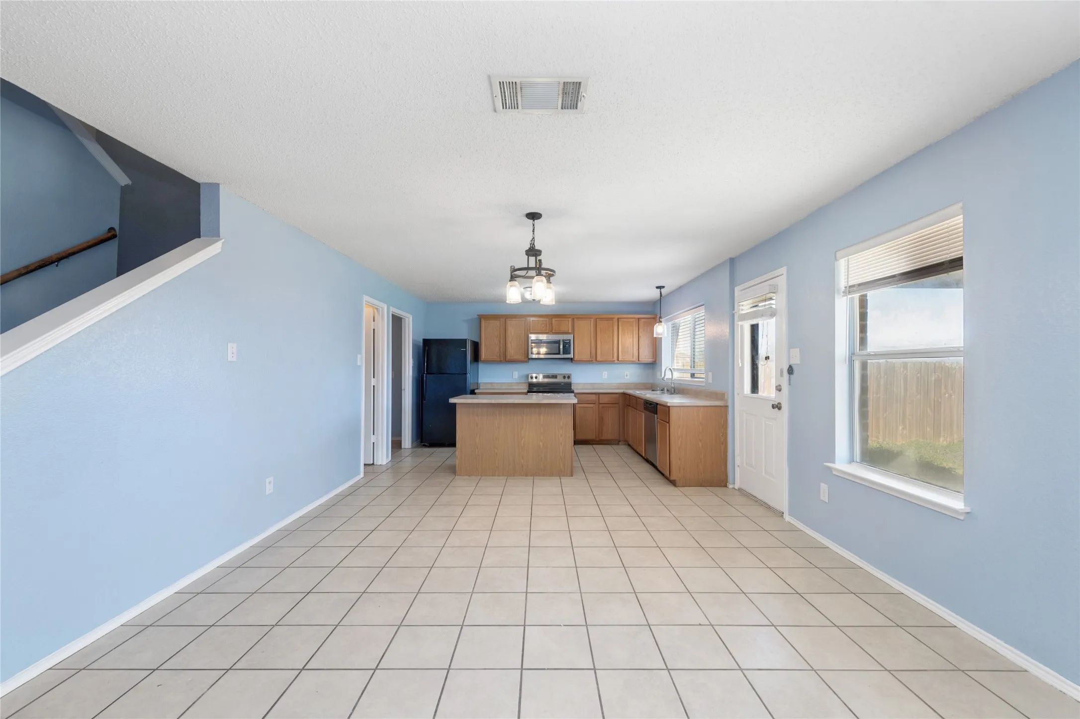 Single Family Residence For Sale in Dallas County , 2216 Partridge Drive, Mesquite, Texas 75181, 4 Bedroom, 3 Bathroom, 2 Garage spaces, 2,764 Sqft, built in 2005, mls#21201764, Real Estate Agent in Mesquite, Homes For Sale in Dallas county, Homes For Sale in Mesquite, Realtor in Mesquite Texas, Real Estate Brokerage Independent Realty Texas, Luminita Cordes Realtor