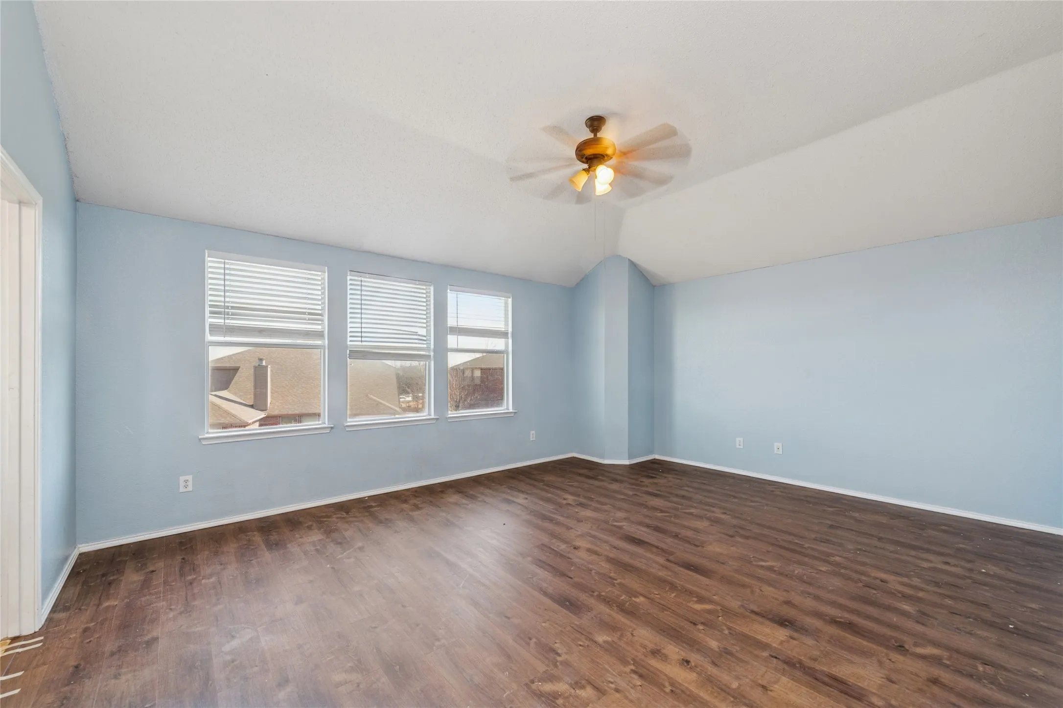 Single Family Residence For Sale in Dallas County , 2216 Partridge Drive, Mesquite, Texas 75181, 4 Bedroom, 3 Bathroom, 2 Garage spaces, 2,764 Sqft, built in 2005, mls#21201764, Real Estate Agent in Mesquite, Homes For Sale in Dallas county, Homes For Sale in Mesquite, Realtor in Mesquite Texas, Real Estate Brokerage Independent Realty Texas, Luminita Cordes Realtor