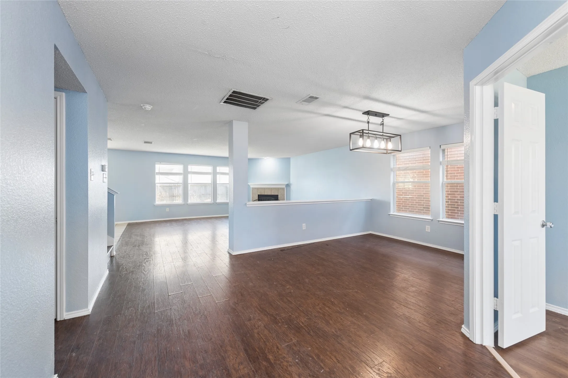 Single Family Residence For Sale in Dallas County , 2216 Partridge Drive, Mesquite, Texas 75181, 4 Bedroom, 3 Bathroom, 2 Garage spaces, 2,764 Sqft, built in 2005, mls#21201764, Real Estate Agent in Mesquite, Homes For Sale in Dallas county, Homes For Sale in Mesquite, Realtor in Mesquite Texas, Real Estate Brokerage Independent Realty Texas, Luminita Cordes Realtor