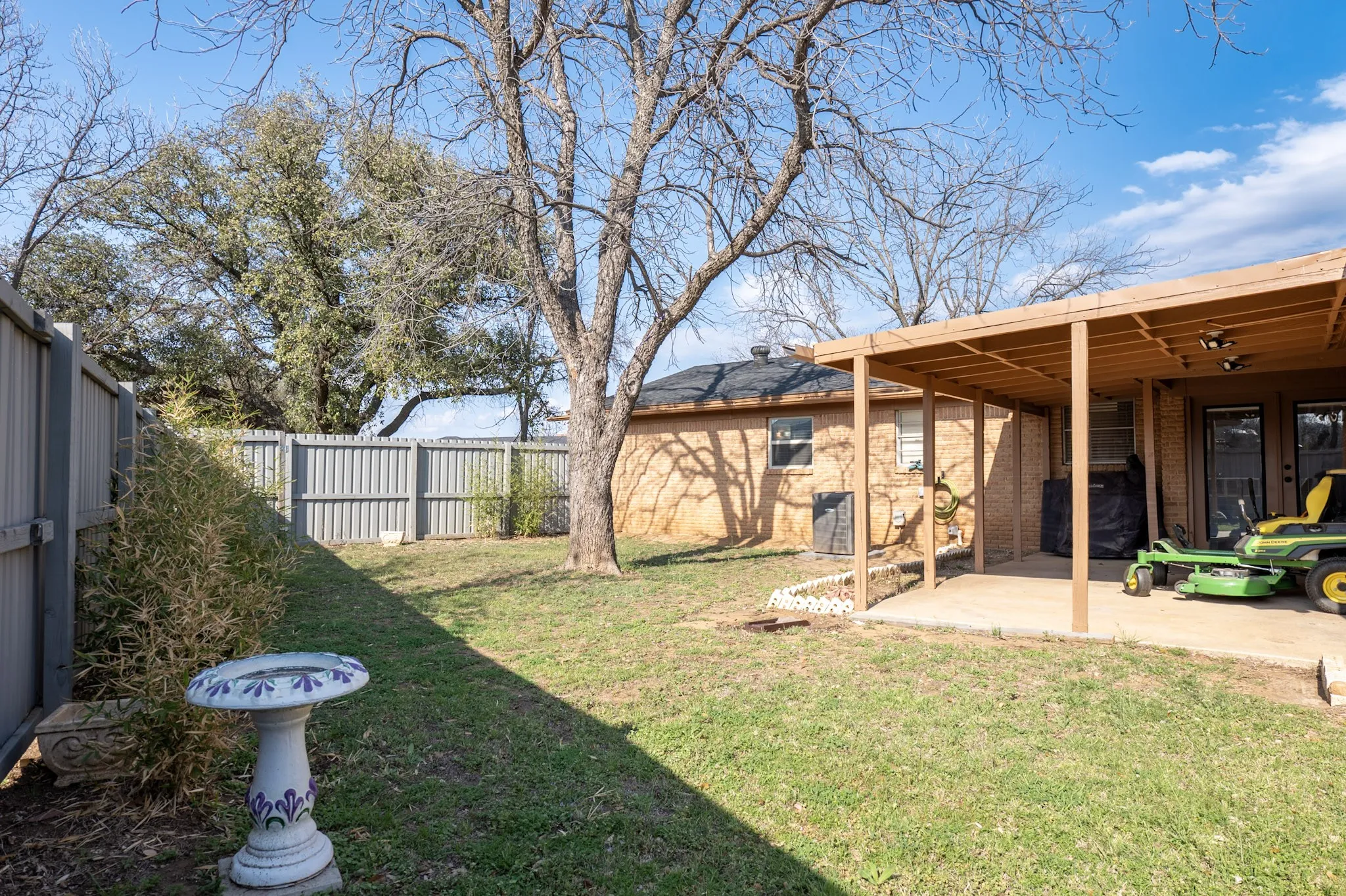 Single Family Residence For Sale in Stephens County , 801 Westridge Circle, Breckenridge, Texas 76424, 3 Bedroom, 2 Bathroom, 2 Garage spaces, 1,679 Sqft, built in 1964, Preowned, mls#21199179, Real Estate Agent in Breckenridge, Homes For Sale in Stephens county, Homes For Sale in Breckenridge, Realtor in Breckenridge Texas, Real Estate Brokerage Independent Realty Texas, Luminita Cordes Realtor