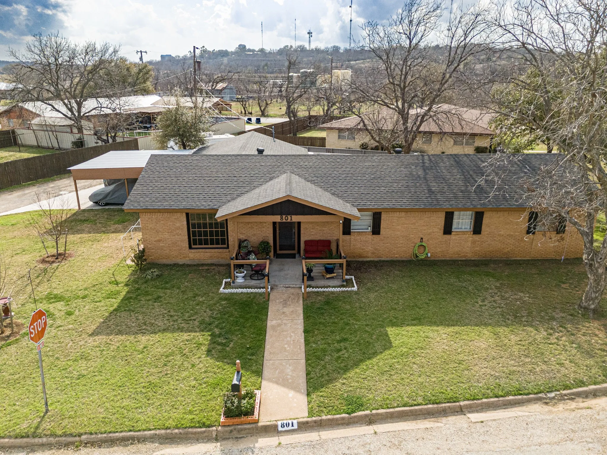 Single Family Residence For Sale in Stephens County , 801 Westridge Circle, Breckenridge, Texas 76424, 3 Bedroom, 2 Bathroom, 2 Garage spaces, 1,679 Sqft, built in 1964, Preowned, mls#21199179, Real Estate Agent in Breckenridge, Homes For Sale in Stephens county, Homes For Sale in Breckenridge, Realtor in Breckenridge Texas, Real Estate Brokerage Independent Realty Texas, Luminita Cordes Realtor
