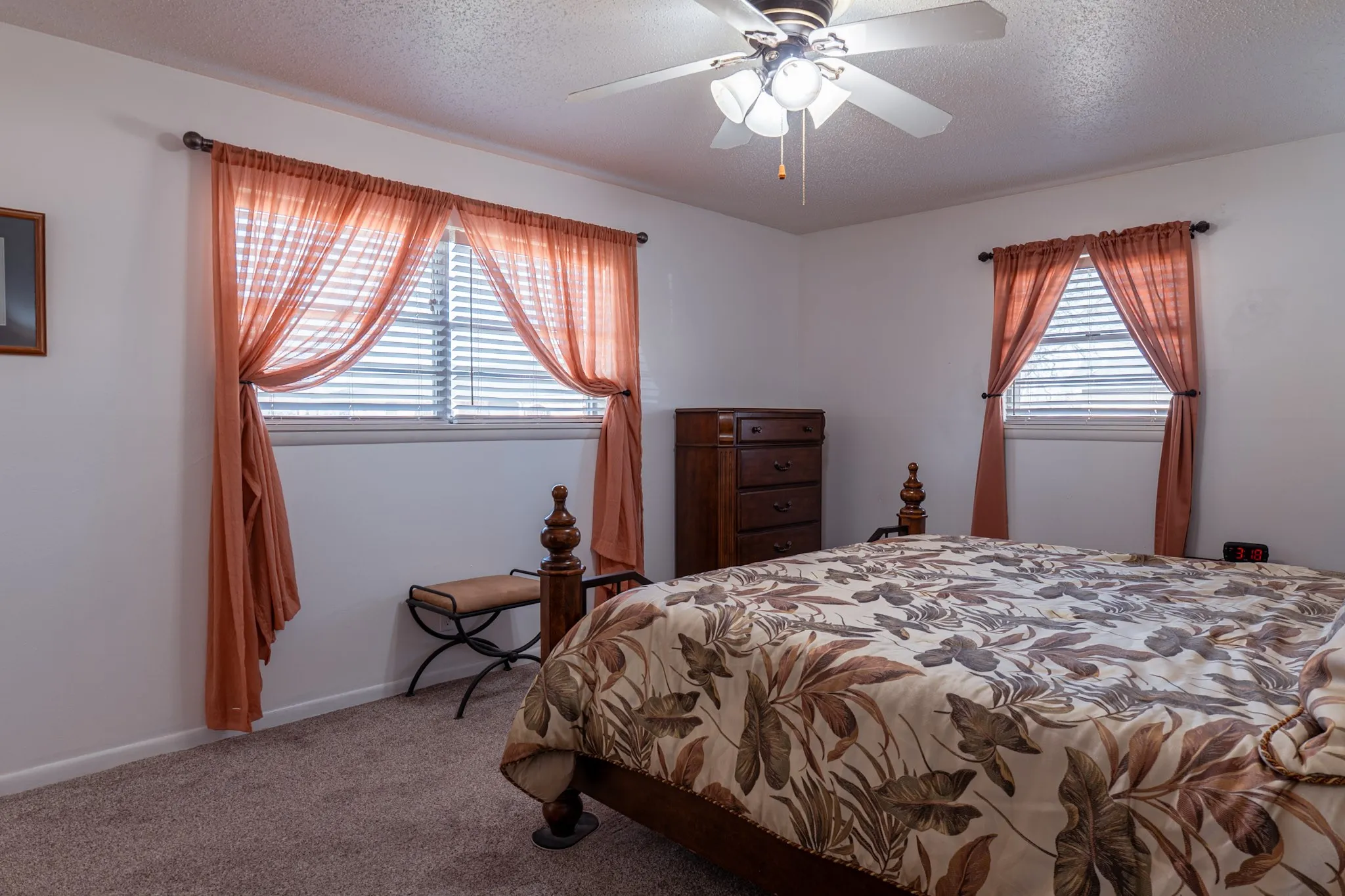 Single Family Residence For Sale in Stephens County , 801 Westridge Circle, Breckenridge, Texas 76424, 3 Bedroom, 2 Bathroom, 2 Garage spaces, 1,679 Sqft, built in 1964, Preowned, mls#21199179, Real Estate Agent in Breckenridge, Homes For Sale in Stephens county, Homes For Sale in Breckenridge, Realtor in Breckenridge Texas, Real Estate Brokerage Independent Realty Texas, Luminita Cordes Realtor