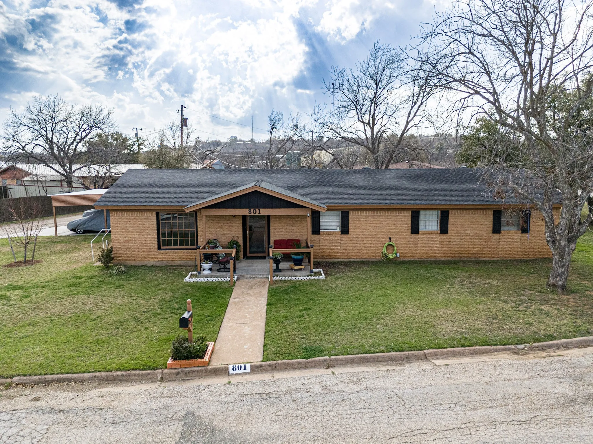 Single Family Residence For Sale in Stephens County , 801 Westridge Circle, Breckenridge, Texas 76424, 3 Bedroom, 2 Bathroom, 2 Garage spaces, 1,679 Sqft, built in 1964, Preowned, mls#21199179, Real Estate Agent in Breckenridge, Homes For Sale in Stephens county, Homes For Sale in Breckenridge, Realtor in Breckenridge Texas, Real Estate Brokerage Independent Realty Texas, Luminita Cordes Realtor
