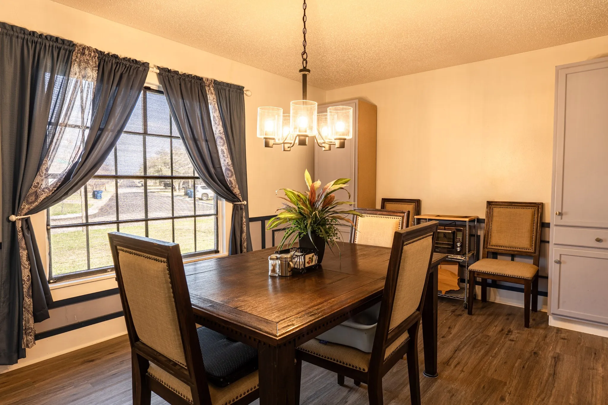 Single Family Residence For Sale in Stephens County , 801 Westridge Circle, Breckenridge, Texas 76424, 3 Bedroom, 2 Bathroom, 2 Garage spaces, 1,679 Sqft, built in 1964, Preowned, mls#21199179, Real Estate Agent in Breckenridge, Homes For Sale in Stephens county, Homes For Sale in Breckenridge, Realtor in Breckenridge Texas, Real Estate Brokerage Independent Realty Texas, Luminita Cordes Realtor