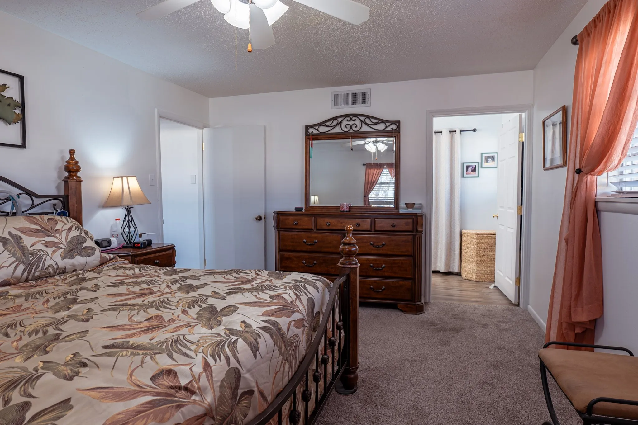Single Family Residence For Sale in Stephens County , 801 Westridge Circle, Breckenridge, Texas 76424, 3 Bedroom, 2 Bathroom, 2 Garage spaces, 1,679 Sqft, built in 1964, Preowned, mls#21199179, Real Estate Agent in Breckenridge, Homes For Sale in Stephens county, Homes For Sale in Breckenridge, Realtor in Breckenridge Texas, Real Estate Brokerage Independent Realty Texas, Luminita Cordes Realtor