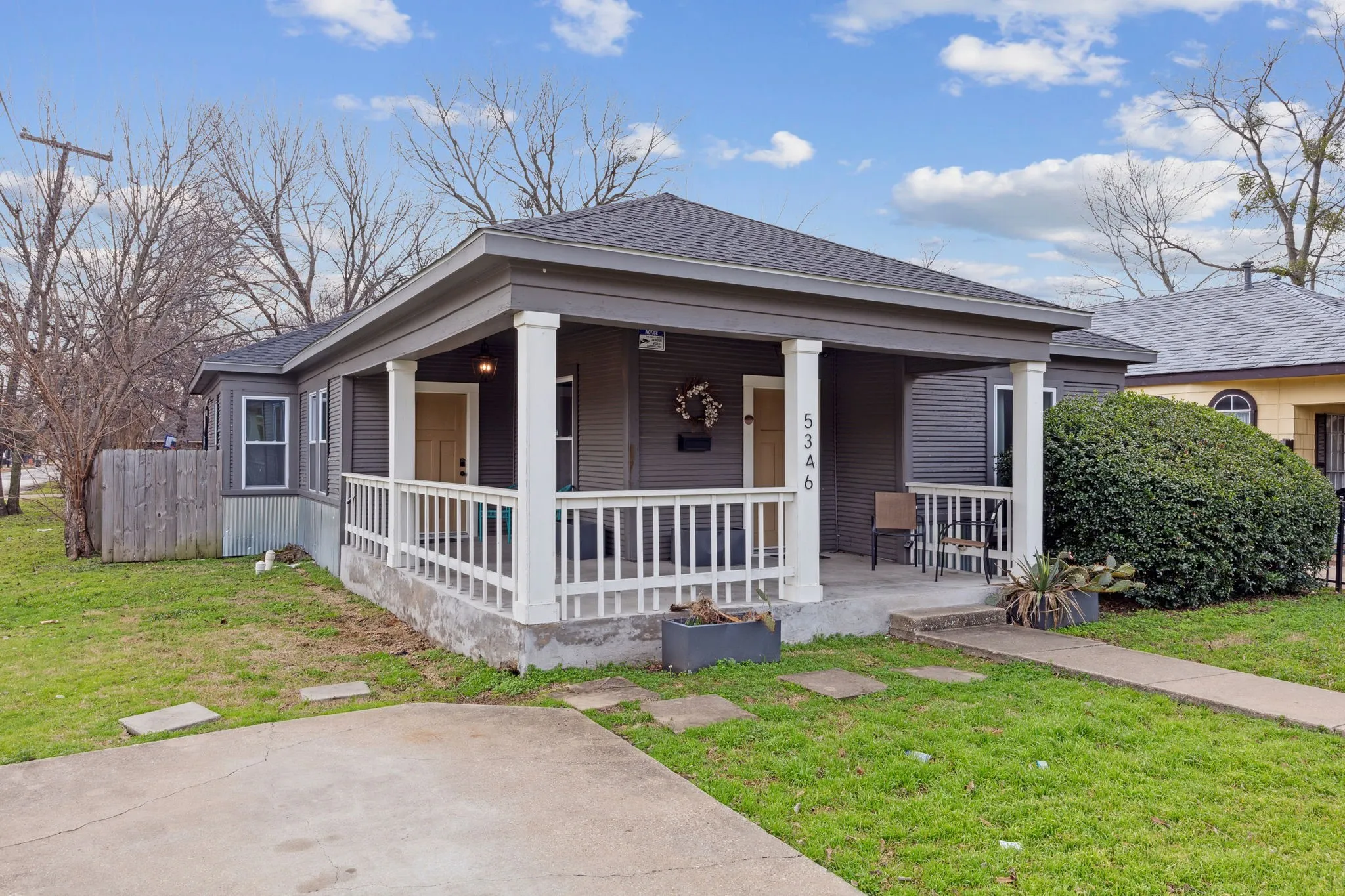Duplex For Sale in Dallas County , 5346 Ash Lane, Dallas, Texas 75223, 3 Bedroom, 2 Bathroom, Garage spaces, 0 Sqft, built in 1920, Preowned, mls#21197167, Real Estate Agent in Dallas, Homes For Sale in Dallas county, Homes For Sale in Dallas, Realtor in Dallas Texas, Real Estate Brokerage Independent Realty Texas, Luminita Cordes Realtor