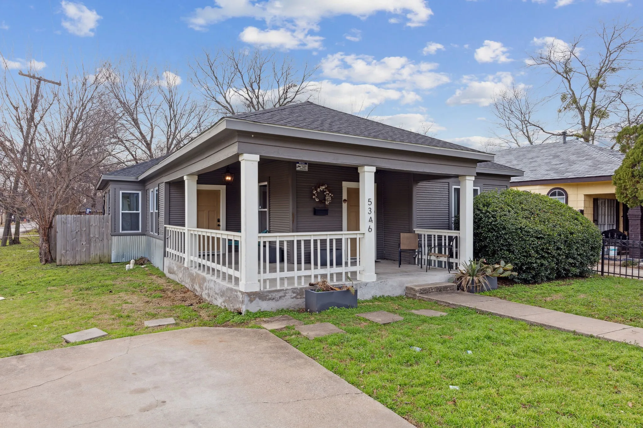 Duplex For Sale in Dallas County , 5346 Ash Lane, Dallas, Texas 75223, 3 Bedroom, 2 Bathroom, Garage spaces, 0 Sqft, built in 1920, Preowned, mls#21197167, Real Estate Agent in Dallas, Homes For Sale in Dallas county, Homes For Sale in Dallas, Realtor in Dallas Texas, Real Estate Brokerage Independent Realty Texas, Luminita Cordes Realtor