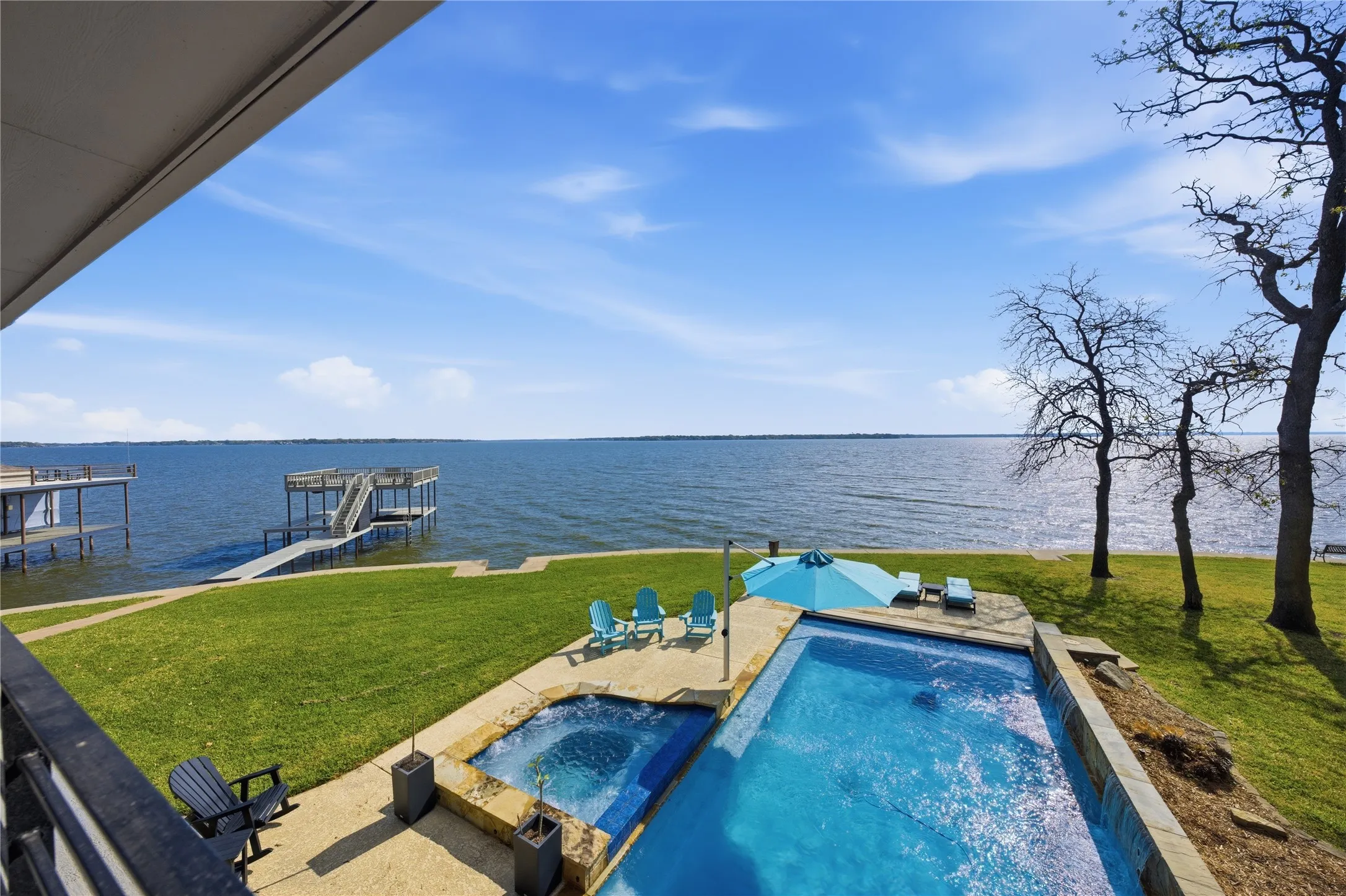 Single Family Residence For Sale in Henderson County , 1617 Maple Drive, Tool, Texas 75143, 4 Bedroom, 4 Bathroom, 3 Garage spaces, 4,370 Sqft, built in 2004, Preowned, mls#21201795, Real Estate Agent in Tool, Homes For Sale in Henderson county, Homes For Sale in Tool, Realtor in Tool Texas, Real Estate Brokerage Independent Realty Texas, Luminita Cordes Realtor