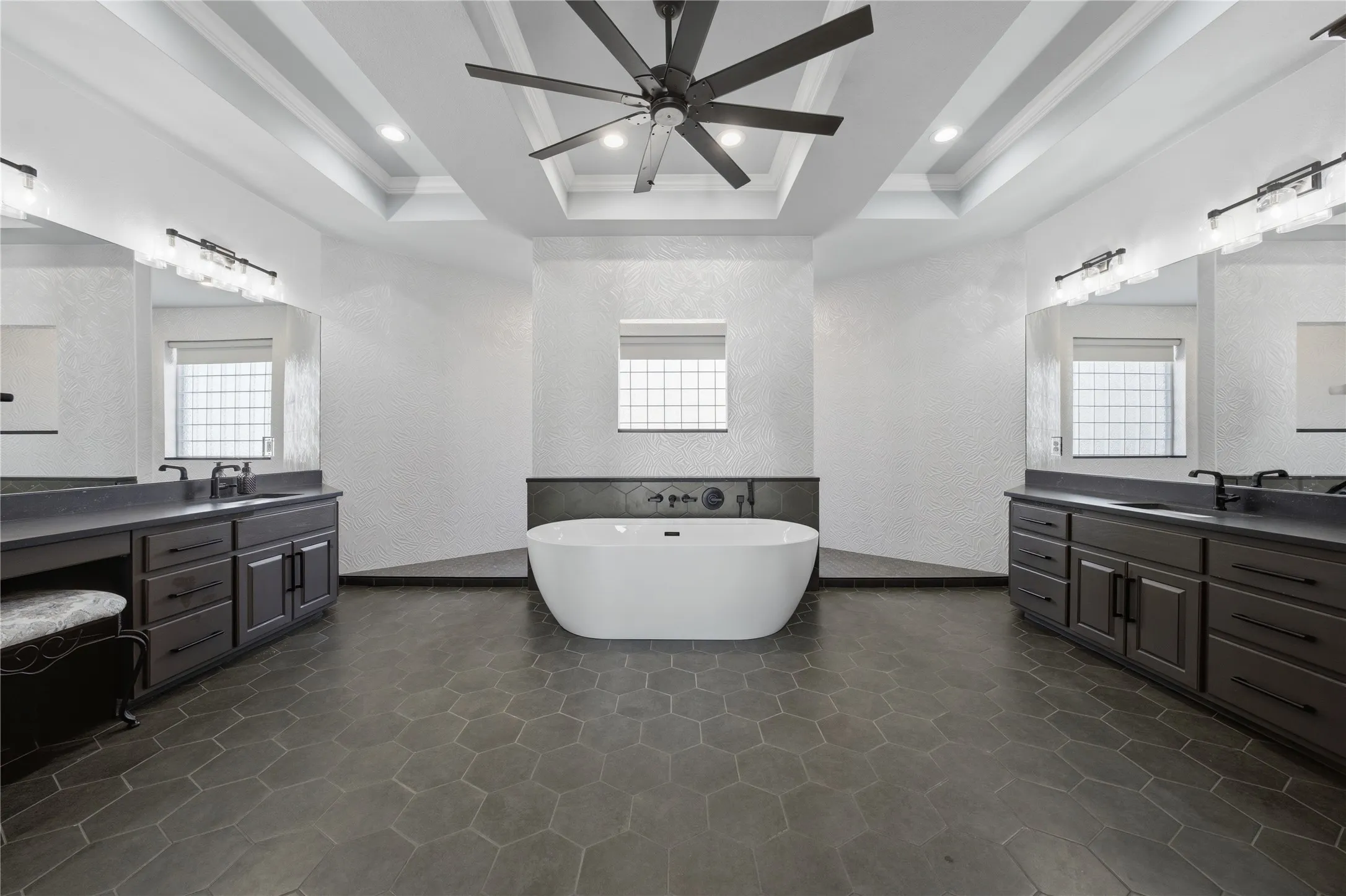 Single Family Residence For Sale in Henderson County , 1617 Maple Drive, Tool, Texas 75143, 4 Bedroom, 4 Bathroom, 3 Garage spaces, 4,370 Sqft, built in 2004, Preowned, mls#21201795, Real Estate Agent in Tool, Homes For Sale in Henderson county, Homes For Sale in Tool, Realtor in Tool Texas, Real Estate Brokerage Independent Realty Texas, Luminita Cordes Realtor