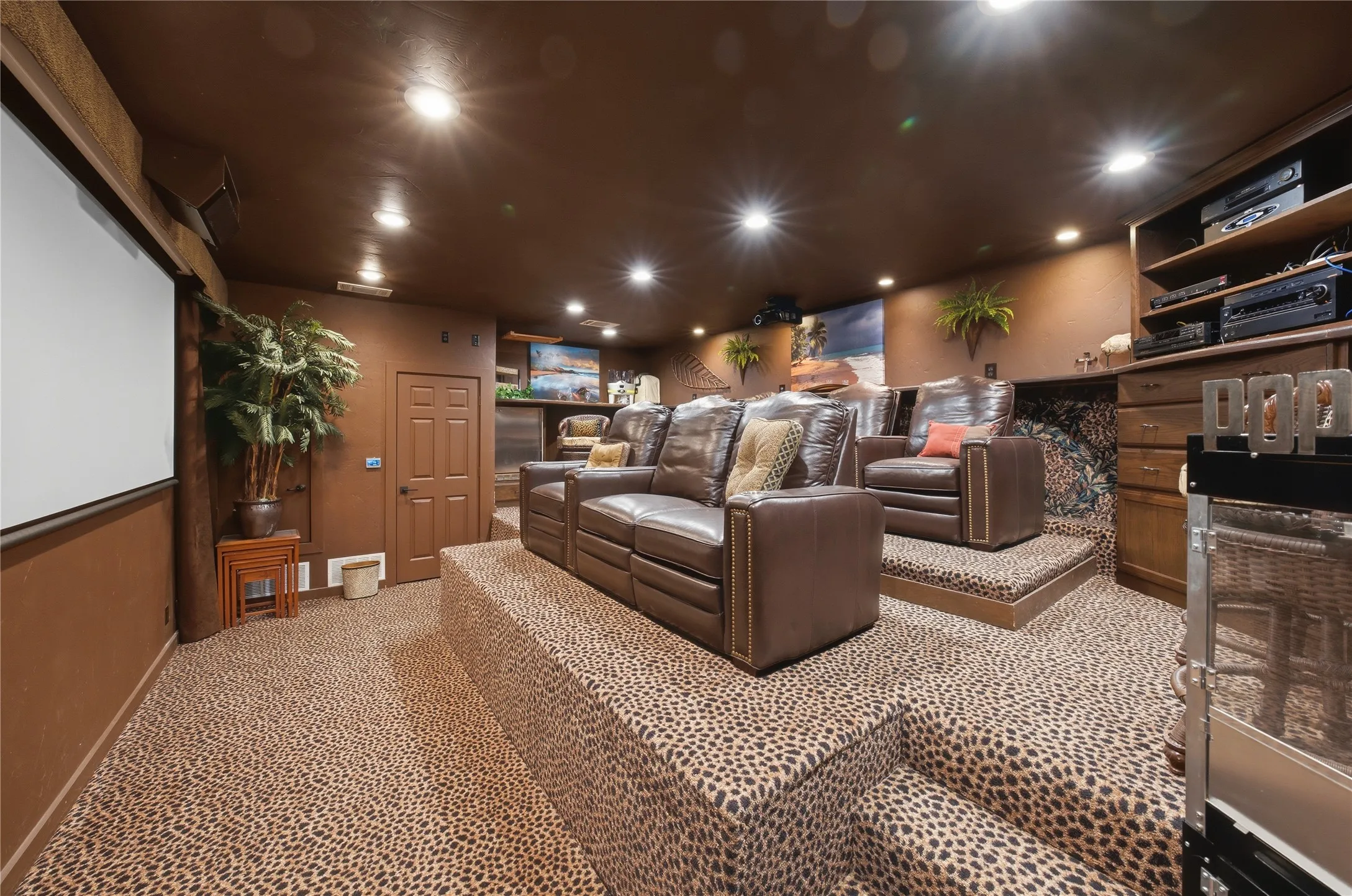 Single Family Residence For Sale in Henderson County , 1617 Maple Drive, Tool, Texas 75143, 4 Bedroom, 4 Bathroom, 3 Garage spaces, 4,370 Sqft, built in 2004, Preowned, mls#21201795, Real Estate Agent in Tool, Homes For Sale in Henderson county, Homes For Sale in Tool, Realtor in Tool Texas, Real Estate Brokerage Independent Realty Texas, Luminita Cordes Realtor