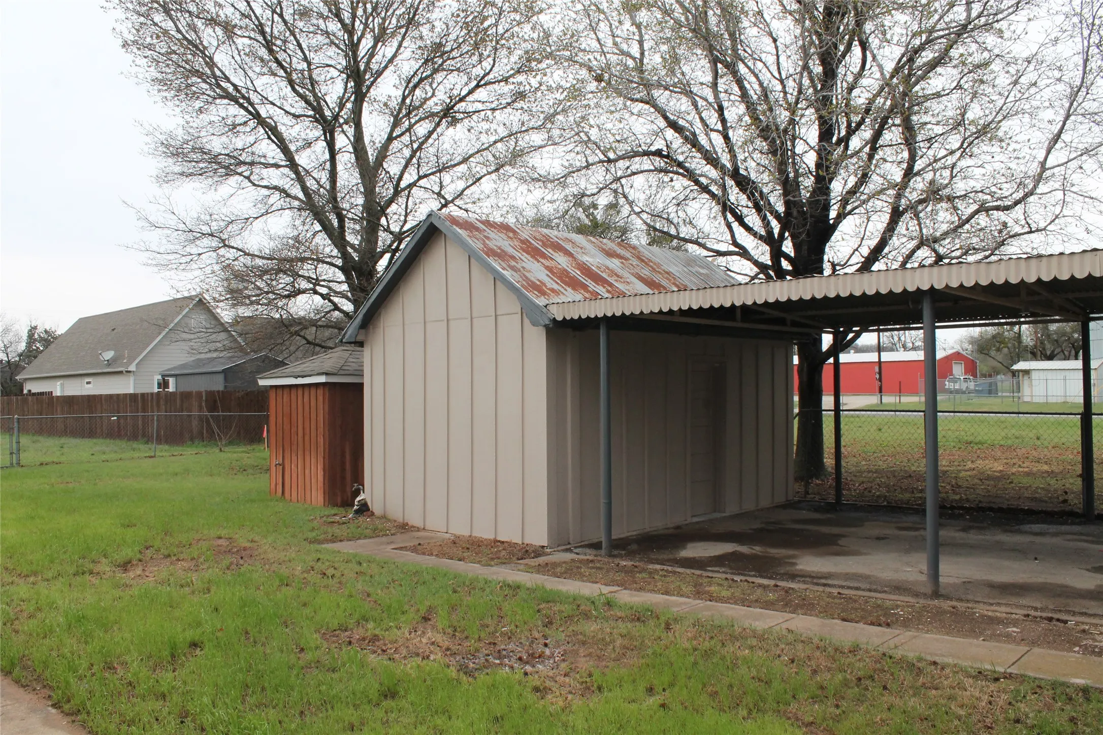 Single Family Residence For Sale in Wise County , 104 S Hubbard Street, Alvord, Texas 76225, 3 Bedroom, 2 Bathroom, Garage spaces, 1,160 Sqft, built in 0, mls#21201812, Real Estate Agent in Alvord, Homes For Sale in Wise county, Homes For Sale in Alvord, Realtor in Alvord Texas, Real Estate Brokerage Independent Realty Texas, Luminita Cordes Realtor
