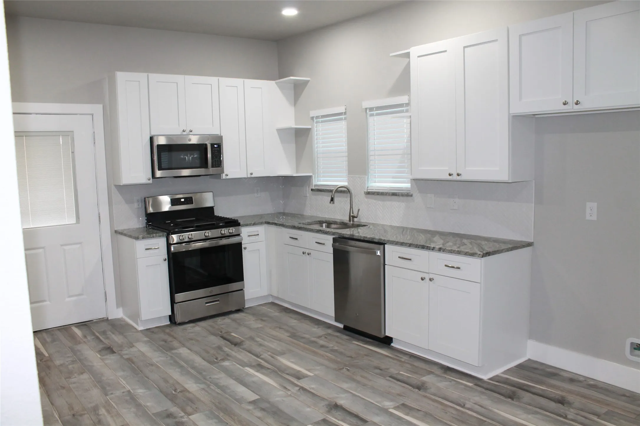 Single Family Residence For Sale in Wise County , 104 S Hubbard Street, Alvord, Texas 76225, 3 Bedroom, 2 Bathroom, Garage spaces, 1,160 Sqft, built in 0, mls#21201812, Real Estate Agent in Alvord, Homes For Sale in Wise county, Homes For Sale in Alvord, Realtor in Alvord Texas, Real Estate Brokerage Independent Realty Texas, Luminita Cordes Realtor