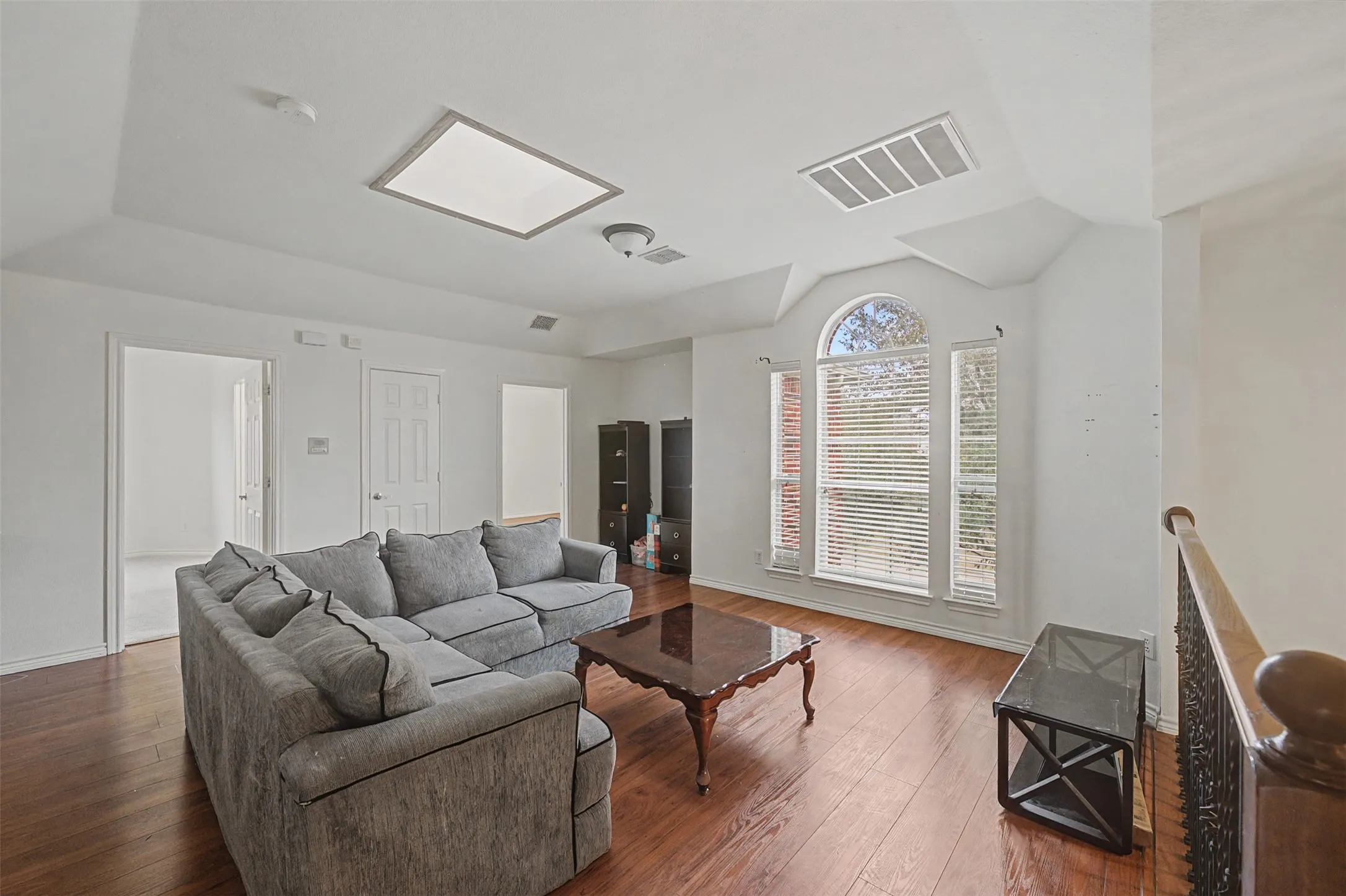 Single Family Residence For Sale in Dallas County , 4525 Warbler Lane, Garland, Texas 75043, 5 Bedroom, 4 Bathroom, 2 Garage spaces, 3,622 Sqft, built in 2008, Proposed, Price $512,000, mls#21201791, Real Estate Agent in Garland, Homes For Sale in Dallas county, Homes For Sale in Garland, Realtor in Garland Texas, Real Estate Brokerage Independent Realty Texas, Luminita Cordes Realtor