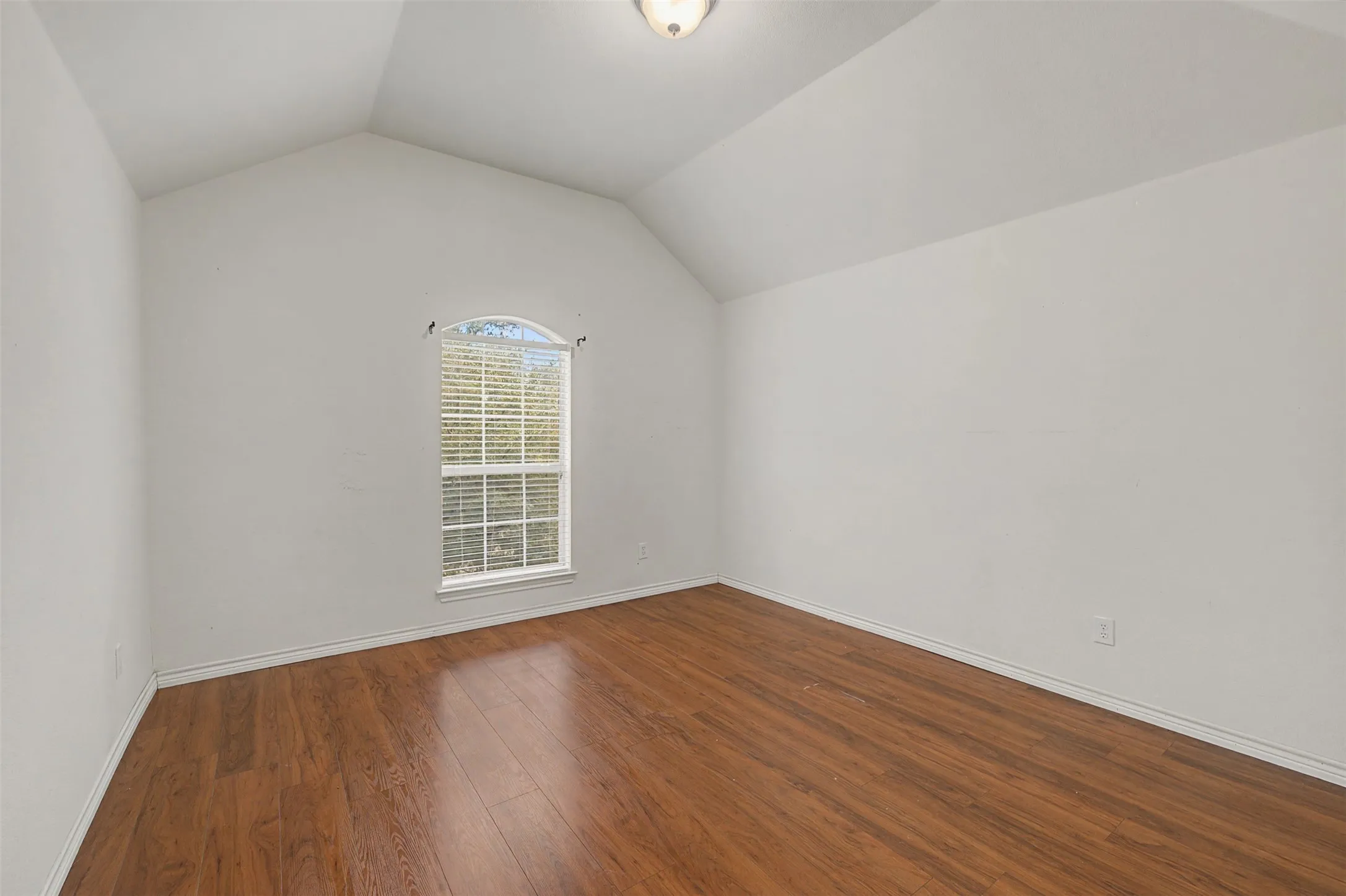 Single Family Residence For Sale in Dallas County , 4525 Warbler Lane, Garland, Texas 75043, 5 Bedroom, 4 Bathroom, 2 Garage spaces, 3,622 Sqft, built in 2008, Proposed, Price $512,000, mls#21201791, Real Estate Agent in Garland, Homes For Sale in Dallas county, Homes For Sale in Garland, Realtor in Garland Texas, Real Estate Brokerage Independent Realty Texas, Luminita Cordes Realtor