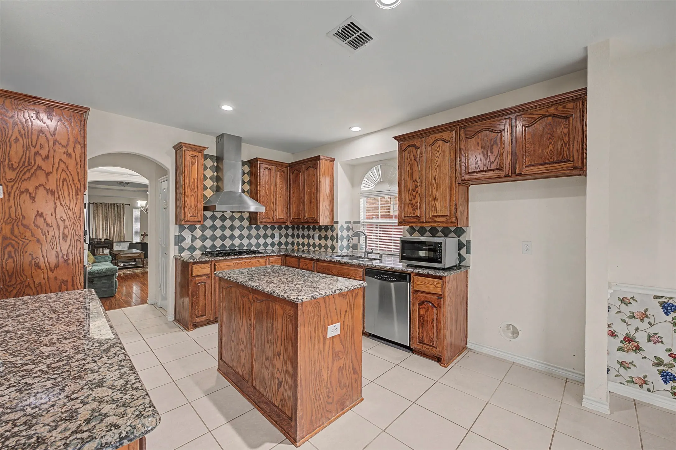 Single Family Residence For Sale in Dallas County , 4525 Warbler Lane, Garland, Texas 75043, 5 Bedroom, 4 Bathroom, 2 Garage spaces, 3,622 Sqft, built in 2008, Proposed, Price $512,000, mls#21201791, Real Estate Agent in Garland, Homes For Sale in Dallas county, Homes For Sale in Garland, Realtor in Garland Texas, Real Estate Brokerage Independent Realty Texas, Luminita Cordes Realtor