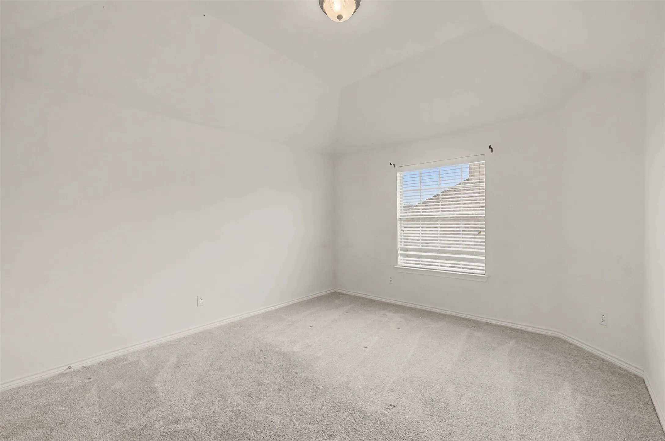 Single Family Residence For Sale in Dallas County , 4525 Warbler Lane, Garland, Texas 75043, 5 Bedroom, 4 Bathroom, 2 Garage spaces, 3,622 Sqft, built in 2008, Proposed, Price $512,000, mls#21201791, Real Estate Agent in Garland, Homes For Sale in Dallas county, Homes For Sale in Garland, Realtor in Garland Texas, Real Estate Brokerage Independent Realty Texas, Luminita Cordes Realtor