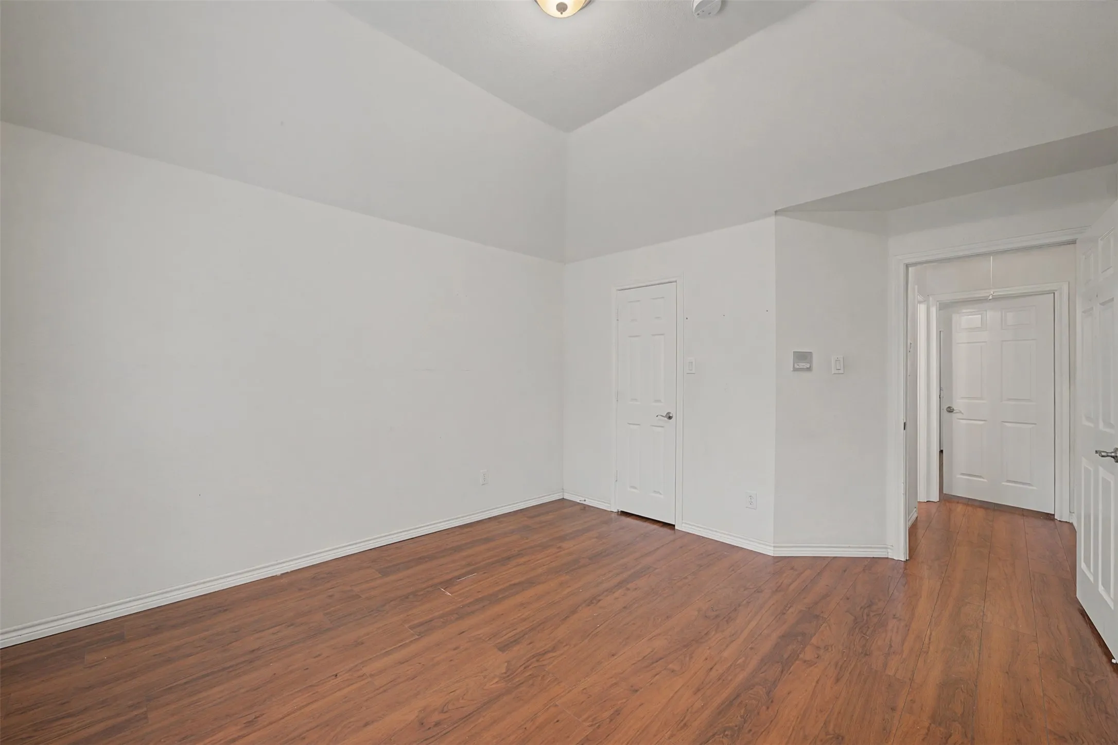 Single Family Residence For Sale in Dallas County , 4525 Warbler Lane, Garland, Texas 75043, 5 Bedroom, 4 Bathroom, 2 Garage spaces, 3,622 Sqft, built in 2008, Proposed, Price $512,000, mls#21201791, Real Estate Agent in Garland, Homes For Sale in Dallas county, Homes For Sale in Garland, Realtor in Garland Texas, Real Estate Brokerage Independent Realty Texas, Luminita Cordes Realtor