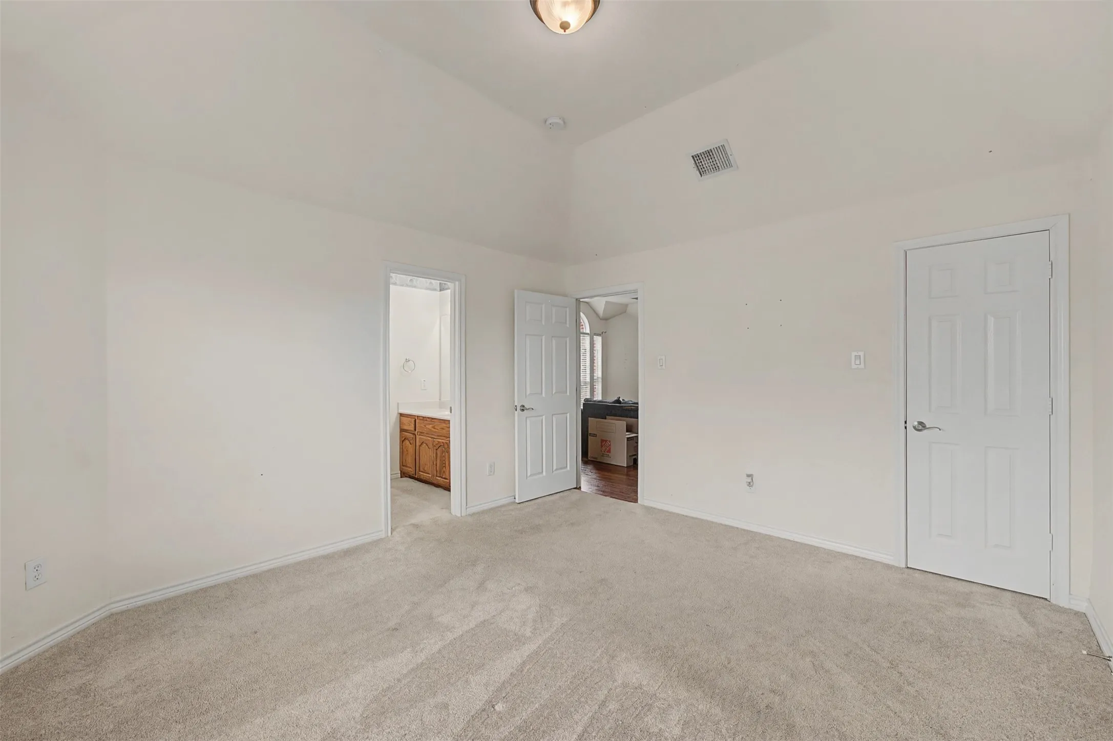 Single Family Residence For Sale in Dallas County , 4525 Warbler Lane, Garland, Texas 75043, 5 Bedroom, 4 Bathroom, 2 Garage spaces, 3,622 Sqft, built in 2008, Proposed, Price $512,000, mls#21201791, Real Estate Agent in Garland, Homes For Sale in Dallas county, Homes For Sale in Garland, Realtor in Garland Texas, Real Estate Brokerage Independent Realty Texas, Luminita Cordes Realtor