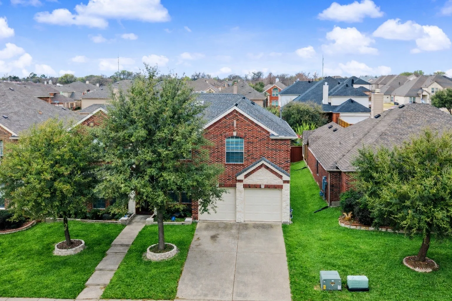 Single Family Residence For Sale in Dallas County , 4525 Warbler Lane, Garland, Texas 75043, 5 Bedroom, 4 Bathroom, 2 Garage spaces, 3,622 Sqft, built in 2008, Proposed, Price $512,000, mls#21201791, Real Estate Agent in Garland, Homes For Sale in Dallas county, Homes For Sale in Garland, Realtor in Garland Texas, Real Estate Brokerage Independent Realty Texas, Luminita Cordes Realtor