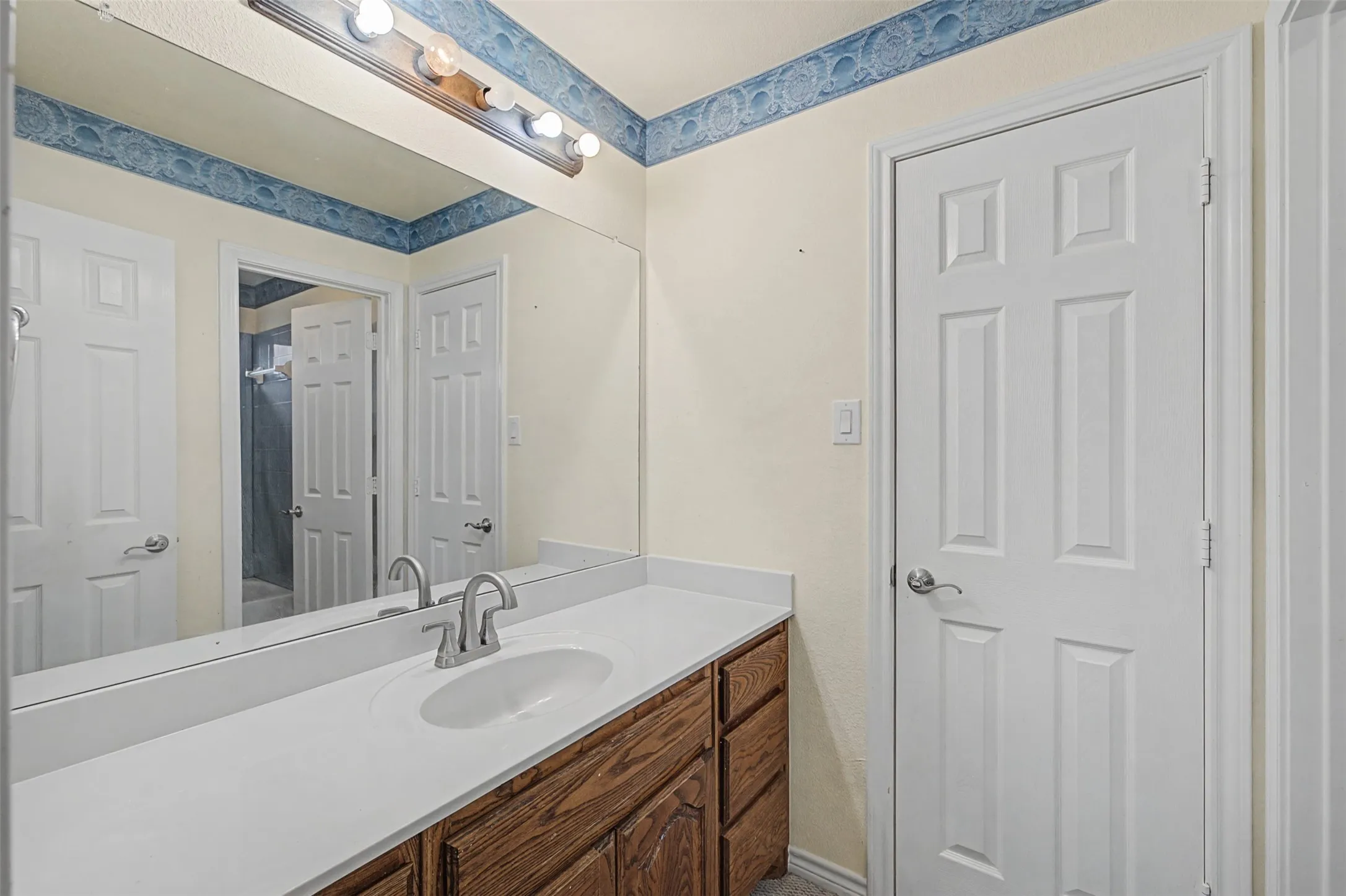 Single Family Residence For Sale in Dallas County , 4525 Warbler Lane, Garland, Texas 75043, 5 Bedroom, 4 Bathroom, 2 Garage spaces, 3,622 Sqft, built in 2008, Proposed, Price $512,000, mls#21201791, Real Estate Agent in Garland, Homes For Sale in Dallas county, Homes For Sale in Garland, Realtor in Garland Texas, Real Estate Brokerage Independent Realty Texas, Luminita Cordes Realtor