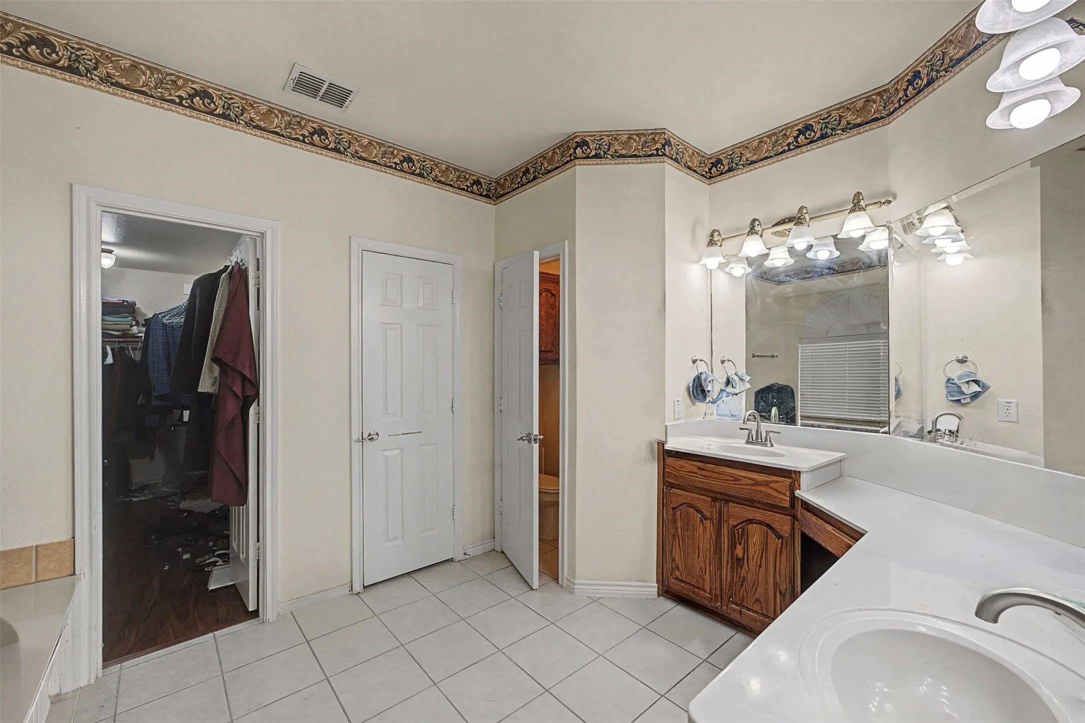 Single Family Residence For Sale in Dallas County , 4525 Warbler Lane, Garland, Texas 75043, 5 Bedroom, 4 Bathroom, 2 Garage spaces, 3,622 Sqft, built in 2008, Proposed, Price $512,000, mls#21201791, Real Estate Agent in Garland, Homes For Sale in Dallas county, Homes For Sale in Garland, Realtor in Garland Texas, Real Estate Brokerage Independent Realty Texas, Luminita Cordes Realtor