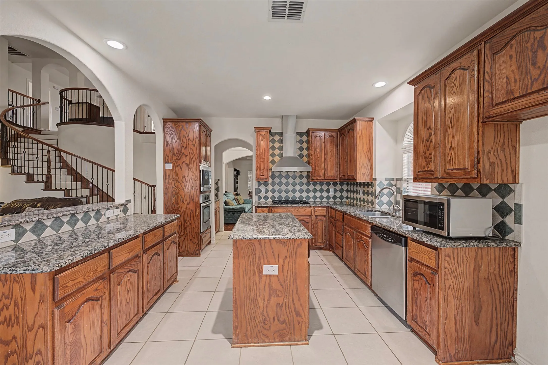 Single Family Residence For Sale in Dallas County , 4525 Warbler Lane, Garland, Texas 75043, 5 Bedroom, 4 Bathroom, 2 Garage spaces, 3,622 Sqft, built in 2008, Proposed, Price $512,000, mls#21201791, Real Estate Agent in Garland, Homes For Sale in Dallas county, Homes For Sale in Garland, Realtor in Garland Texas, Real Estate Brokerage Independent Realty Texas, Luminita Cordes Realtor